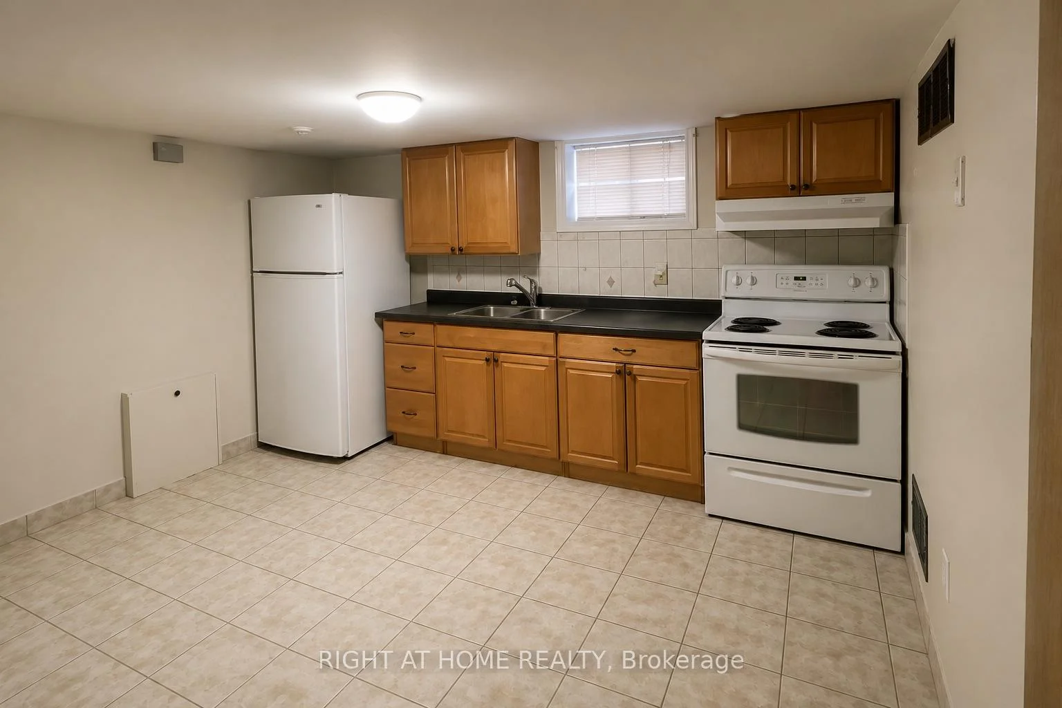 Photo 6 of 27 Wanita Road, Scarborough, Centennial Scarborough — HOMEH