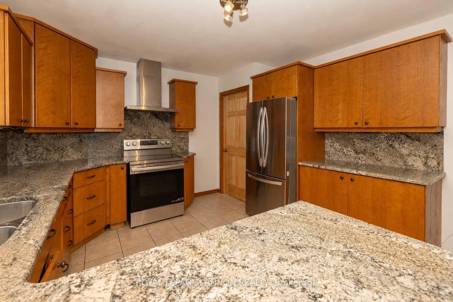 Photo 5 of 334 Lambton Cres, Thunder Bay, Northwood Park — HOMEH