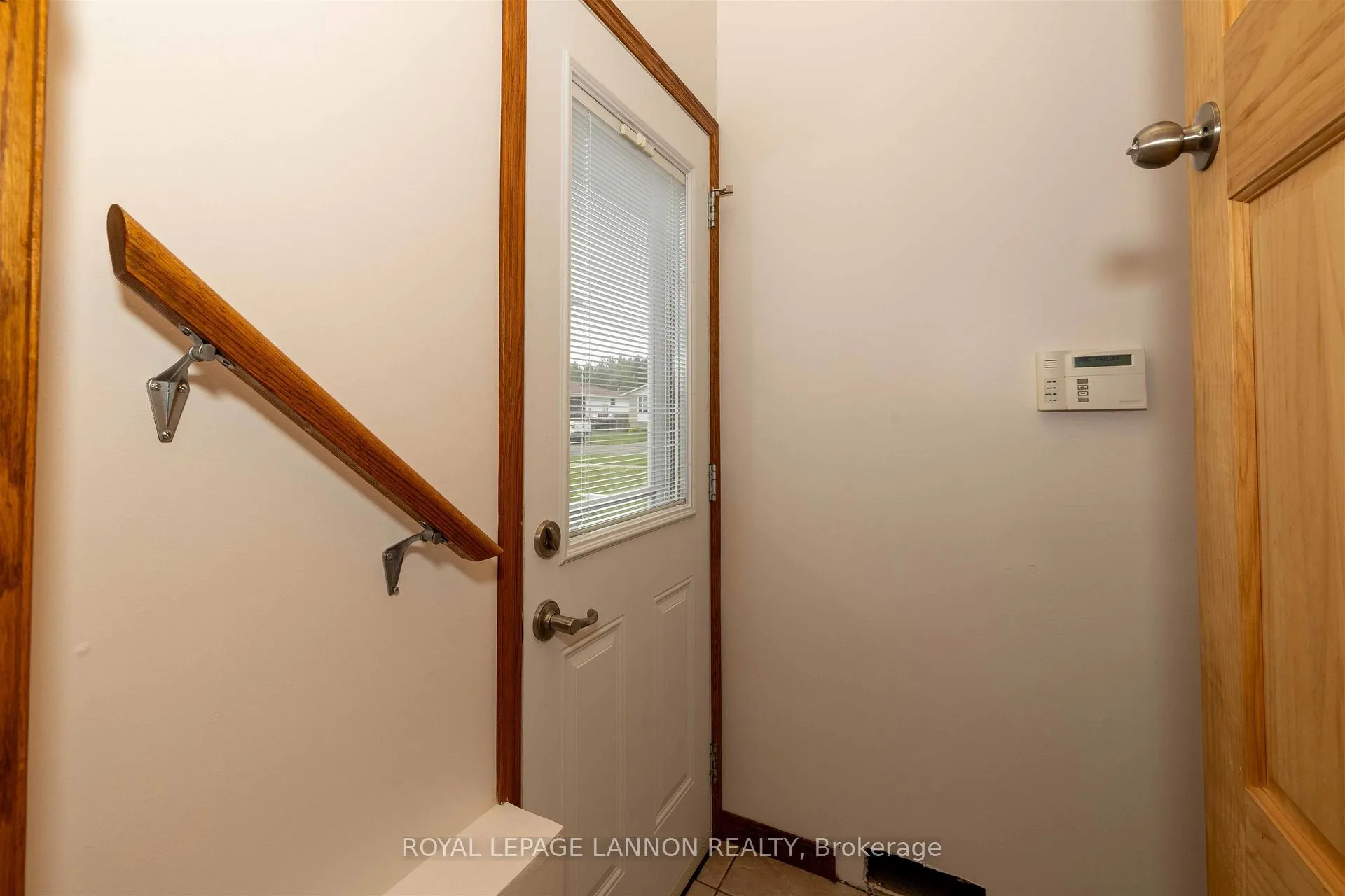 Photo 18 of 334 Lambton Cres, Thunder Bay, Northwood Park — HOMEH