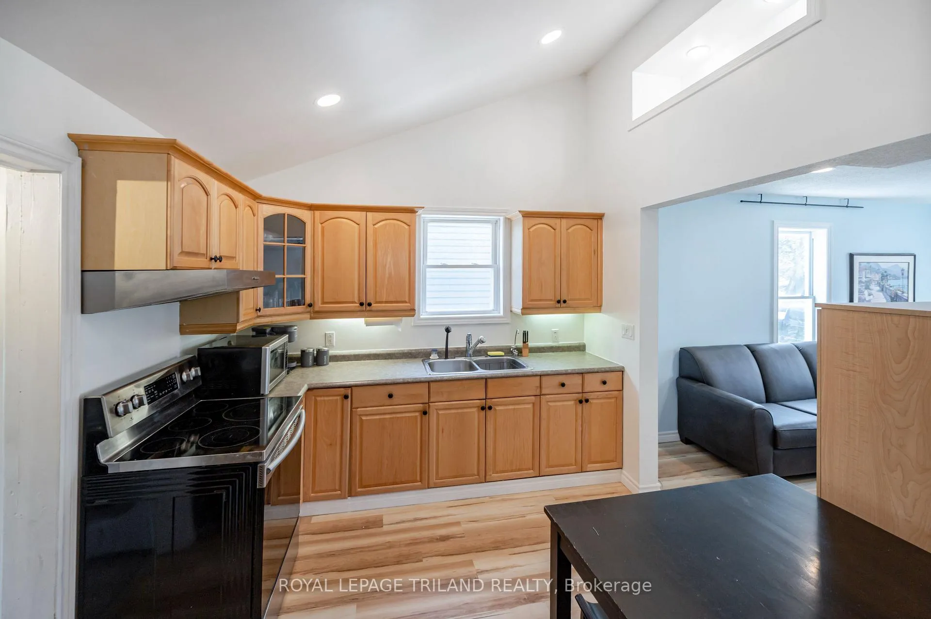 Photo 11 of 17 Trafalgar Street, St. Thomas — HOMEH