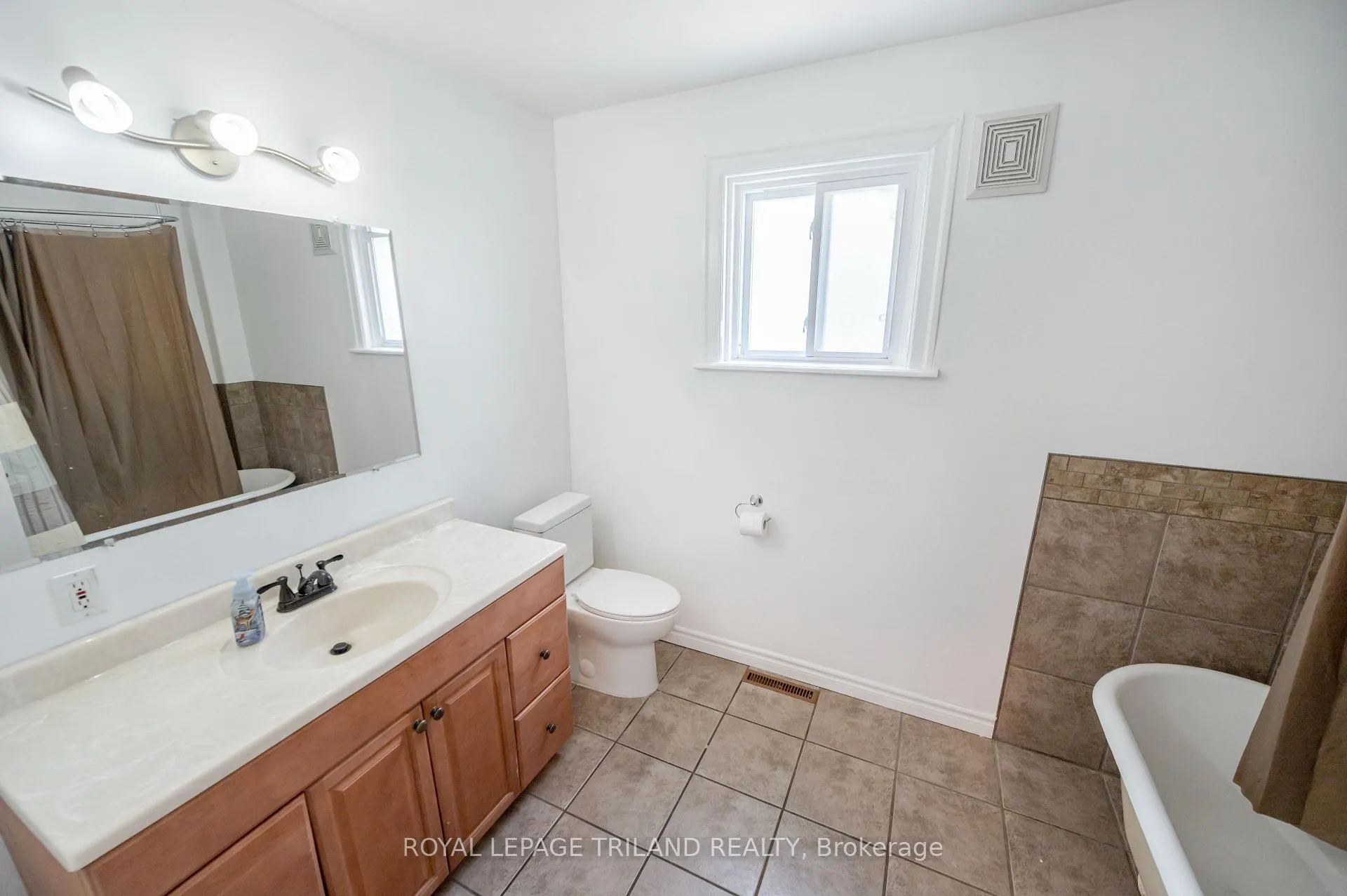 Photo 15 of 17 Trafalgar Street, St. Thomas — HOMEH