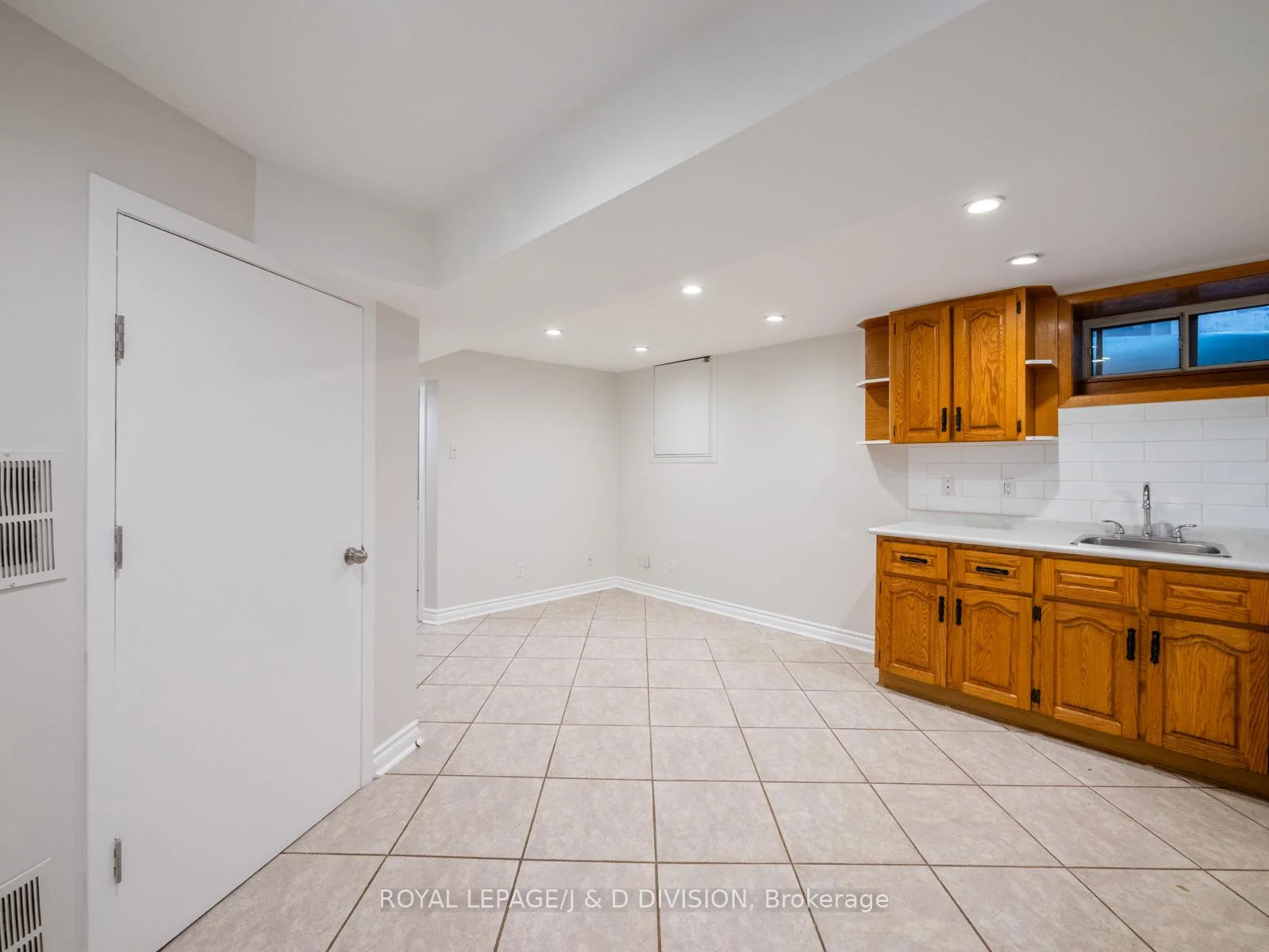 Photo 7 of Unit Basement, 482 Concord Avenue, Toronto, Dovercourt-Wallace Emerson-Junction — HOMEH