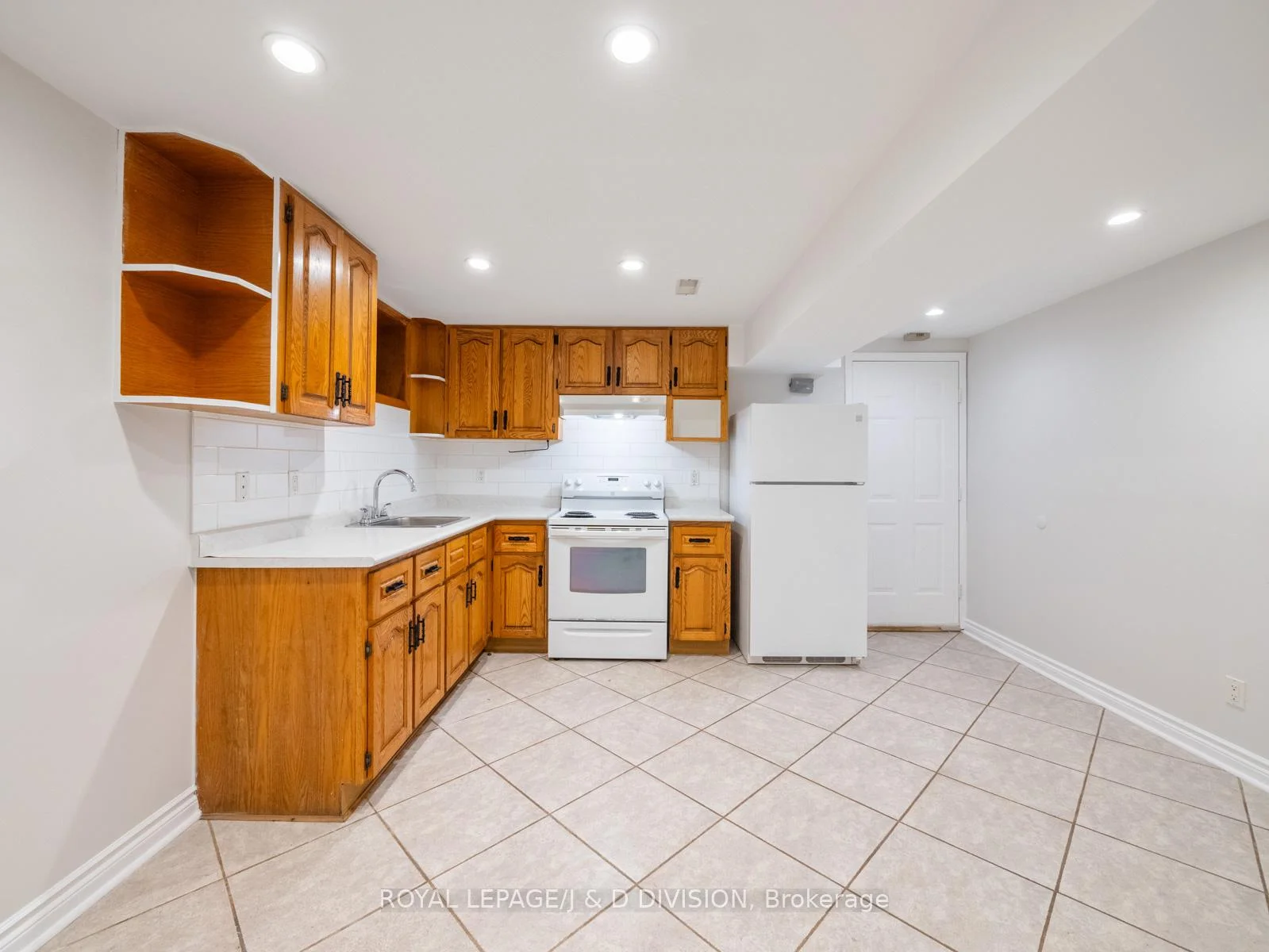 Photo 9 of Unit Basement, 482 Concord Avenue, Toronto, Dovercourt-Wallace Emerson-Junction — HOMEH