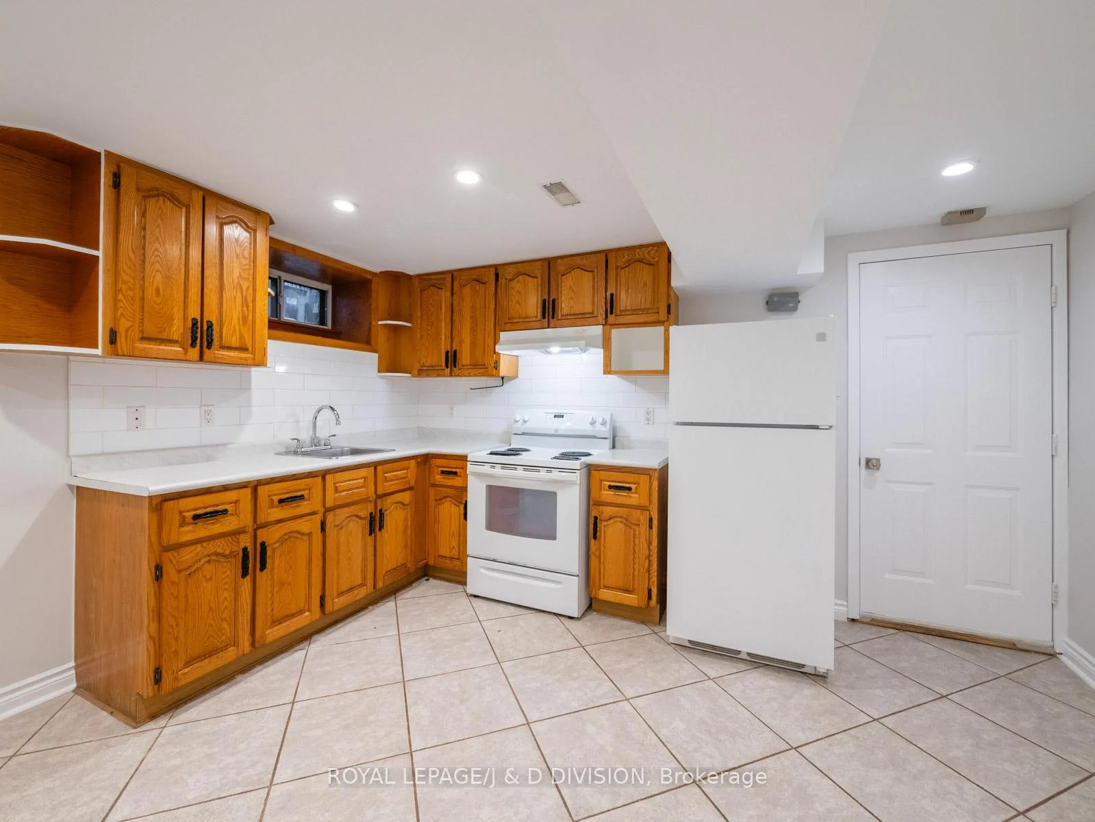 Photo 10 of Unit Basement, 482 Concord Avenue, Toronto, Dovercourt-Wallace Emerson-Junction — HOMEH