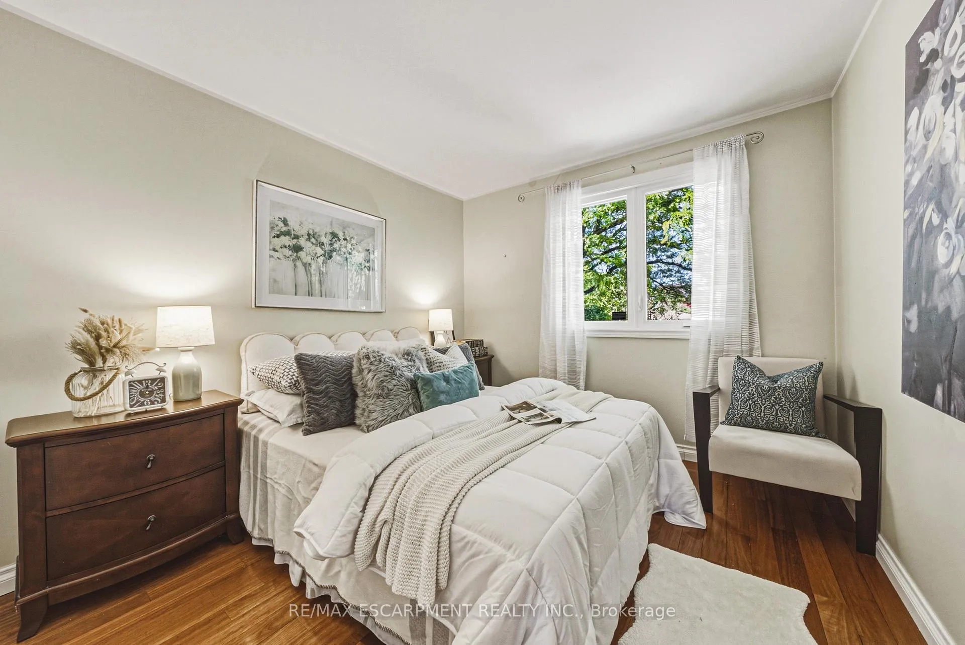 Photo 19 of 742 Francis Road, Burlington, LaSalle — HOMEH