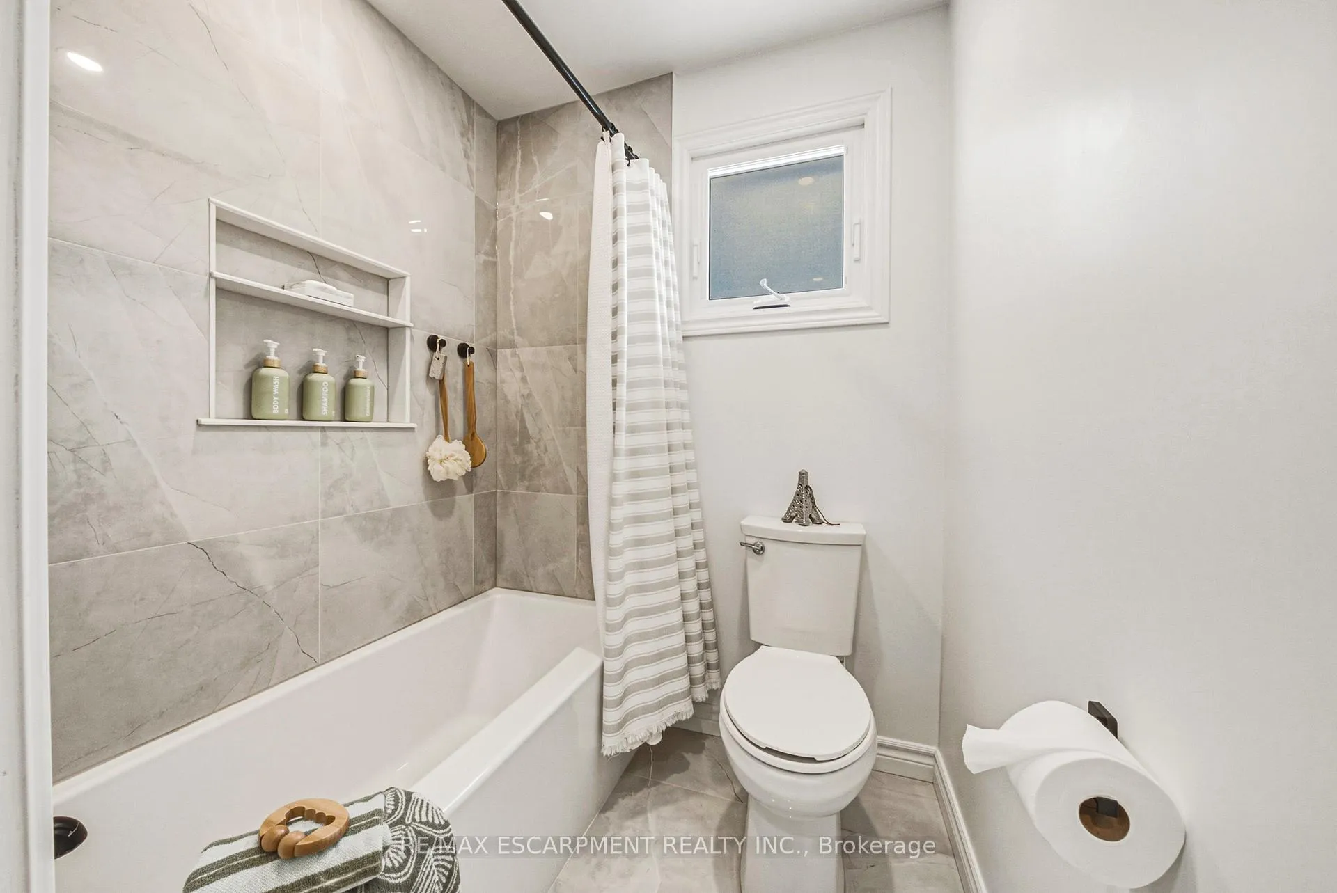 Photo 20 of 742 Francis Road, Burlington, LaSalle — HOMEH