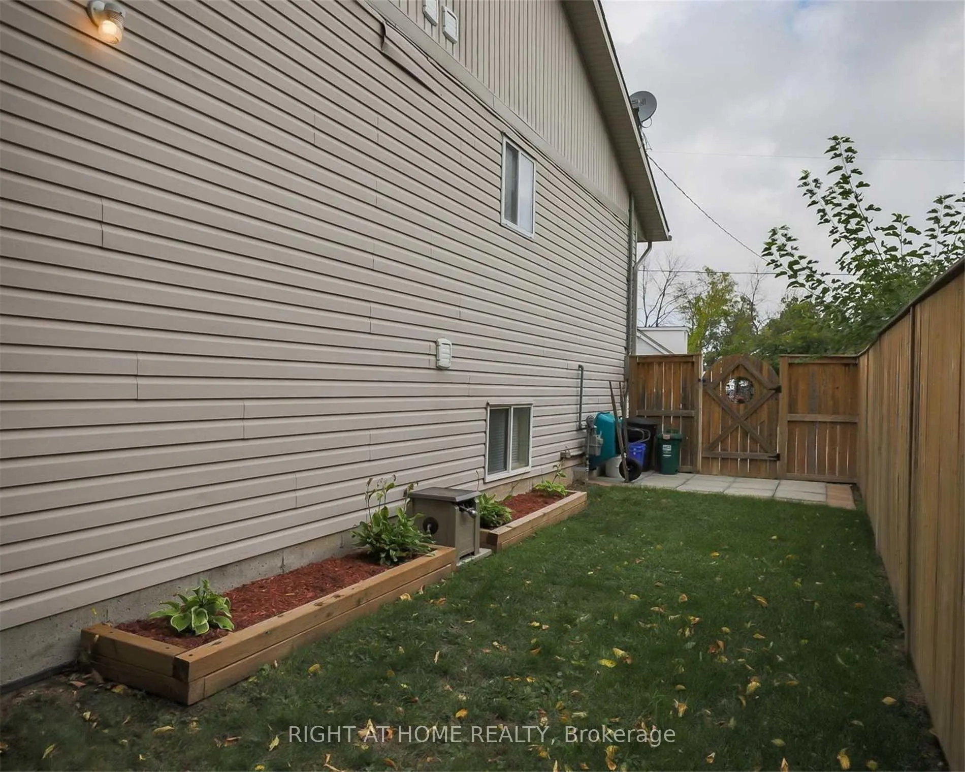 Photo 32 of 39 Cumming Street, St. Catharines, Western Hill — HOMEH