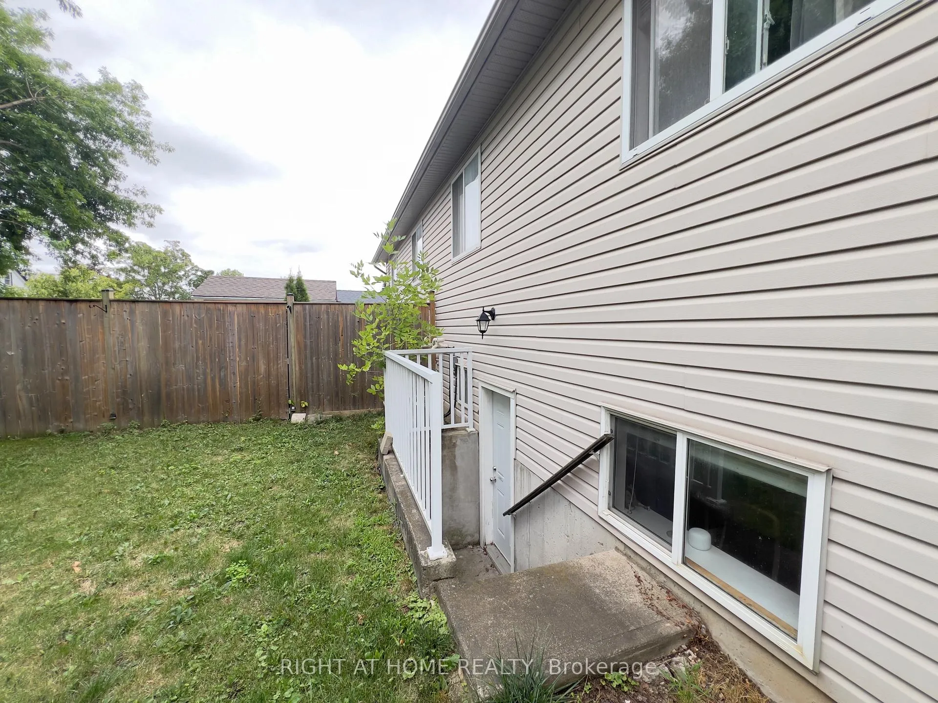 Photo 31 of 39 Cumming Street, St. Catharines, Western Hill — HOMEH