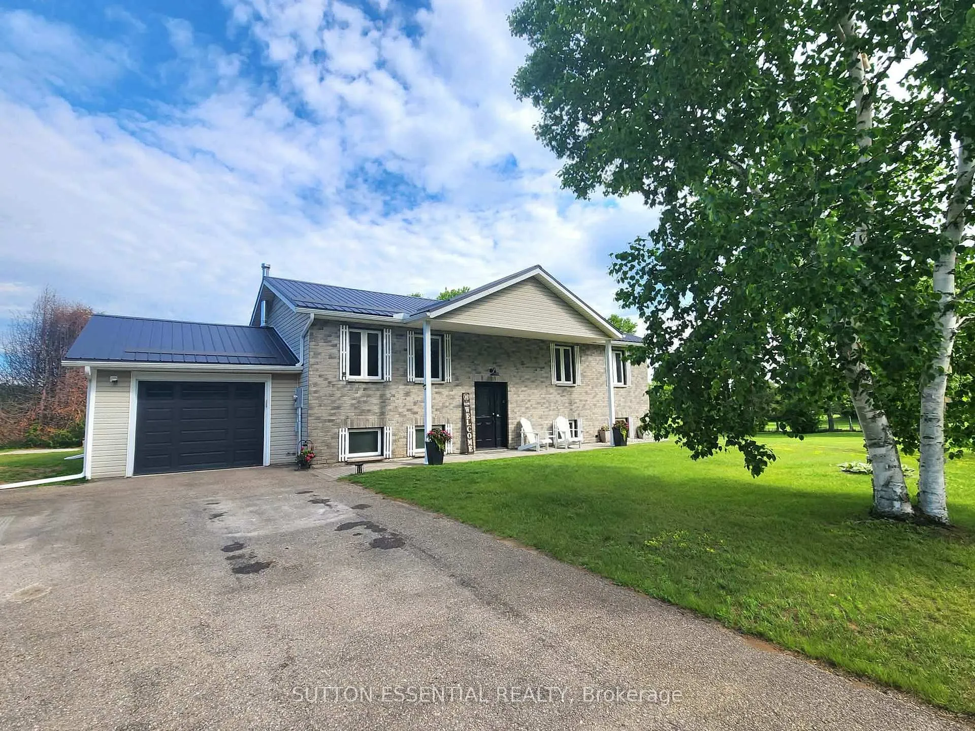 Photo 1 of 6130 6th Concession Road, Augusta, Augusta Twp — HOMEH