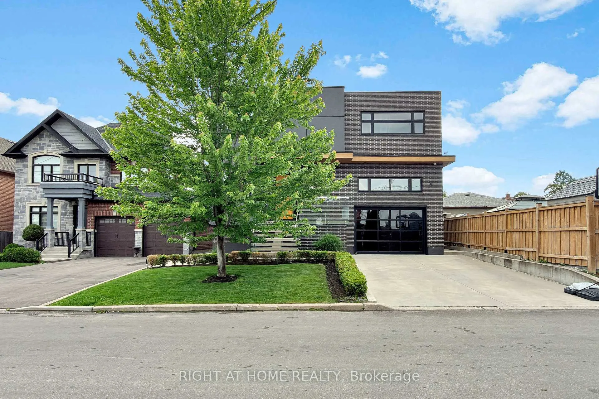 Photo 1 of 2931 Lansdowne Avenue, North York, Yorkdale-Glen Park — HOMEH