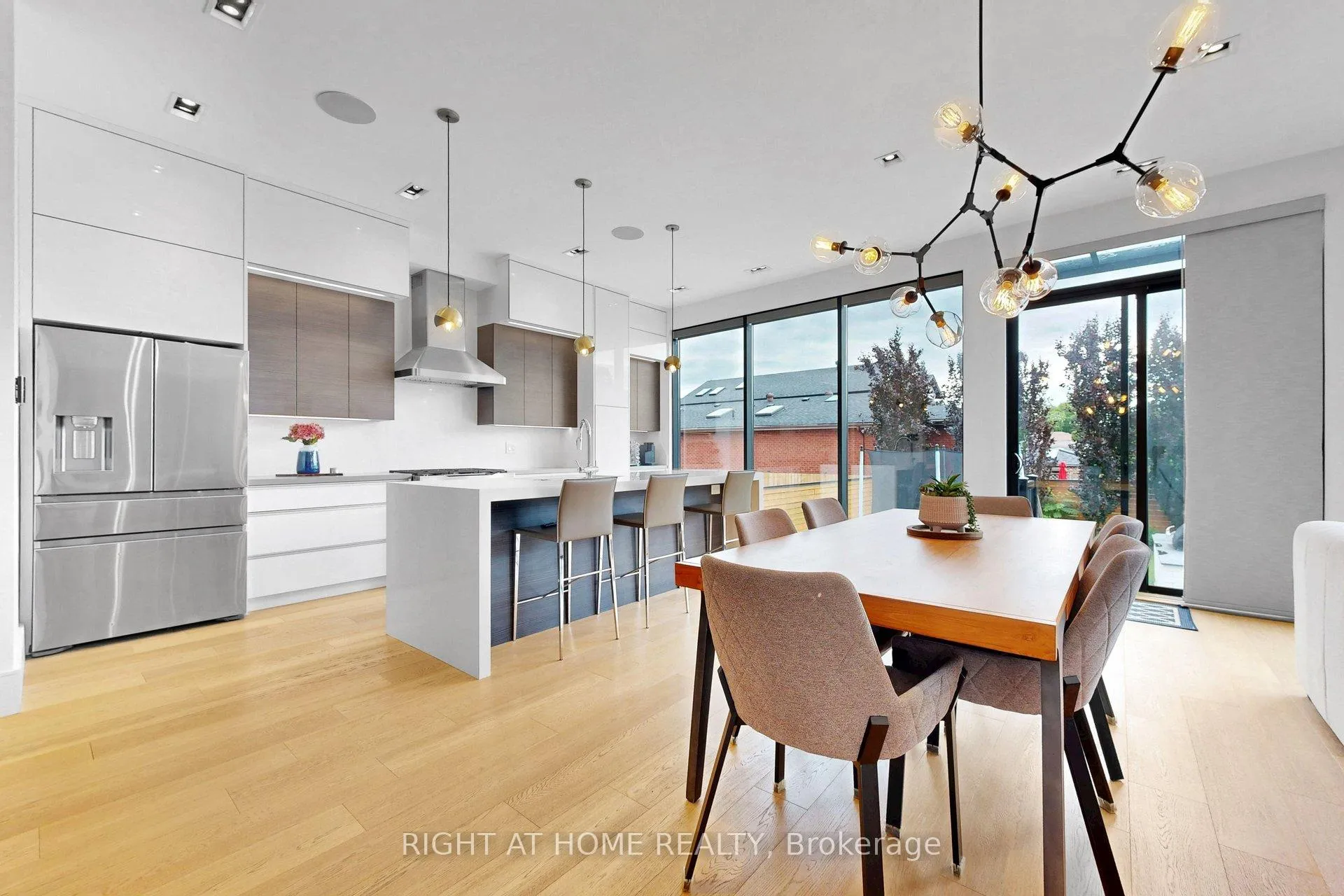 Photo 10 of 2931 Lansdowne Avenue, North York, Yorkdale-Glen Park — HOMEH