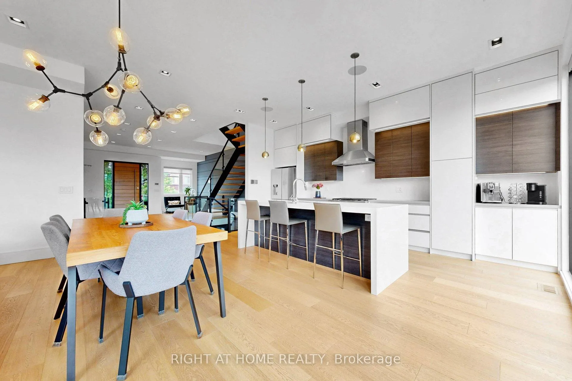 Photo 11 of 2931 Lansdowne Avenue, North York, Yorkdale-Glen Park — HOMEH