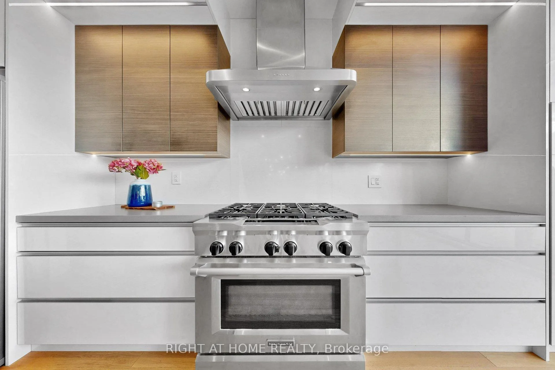 Photo 13 of 2931 Lansdowne Avenue, North York, Yorkdale-Glen Park — HOMEH