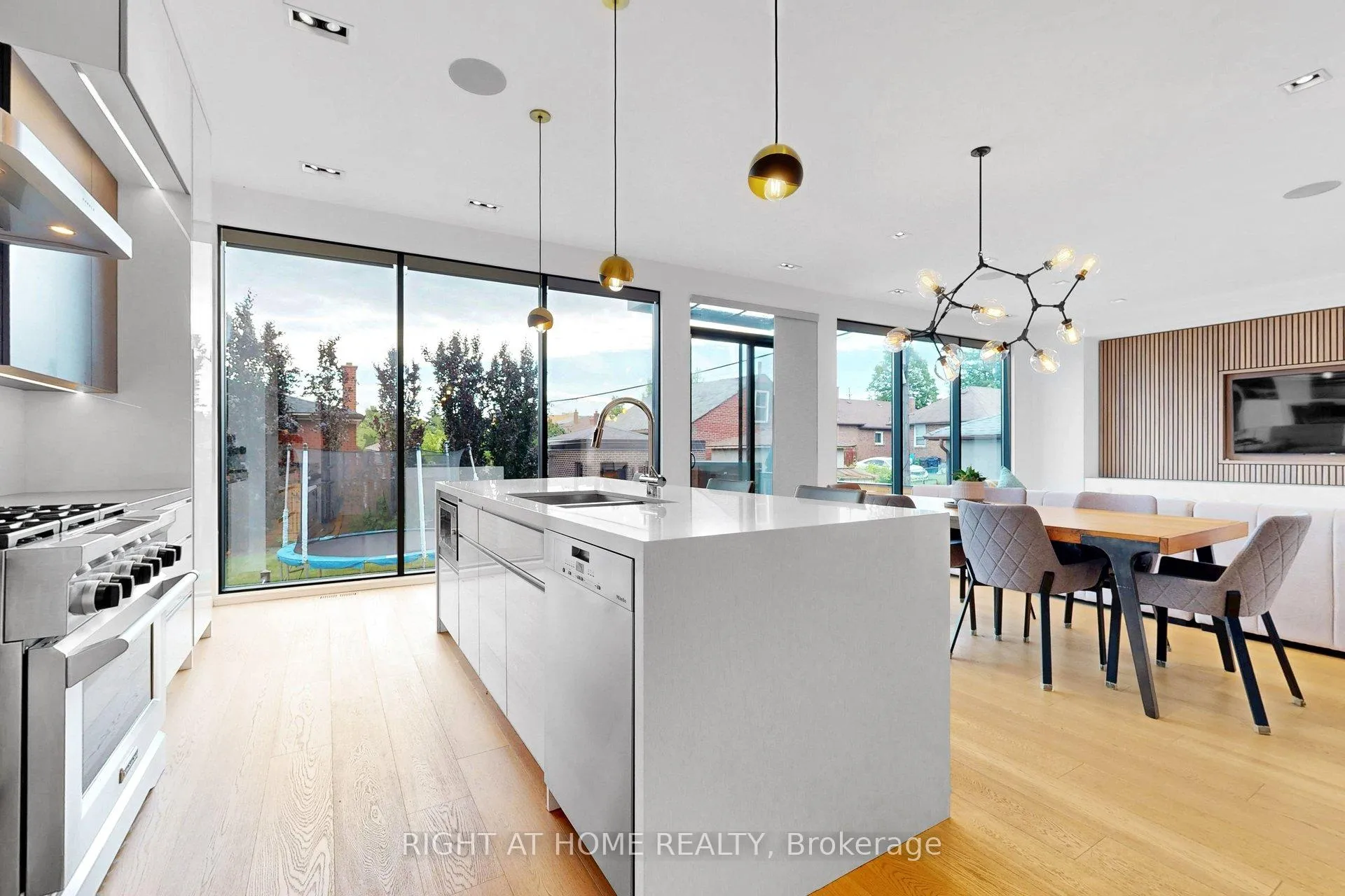 Photo 14 of 2931 Lansdowne Avenue, North York, Yorkdale-Glen Park — HOMEH