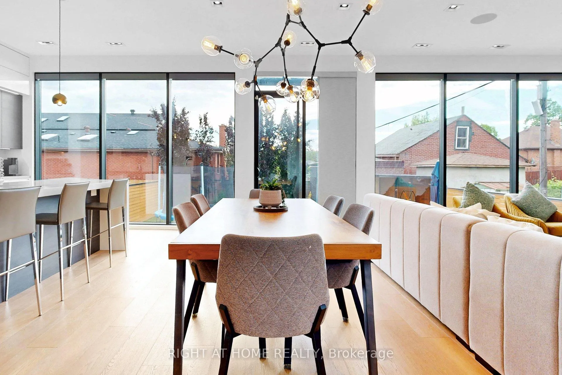 Photo 17 of 2931 Lansdowne Avenue, North York, Yorkdale-Glen Park — HOMEH