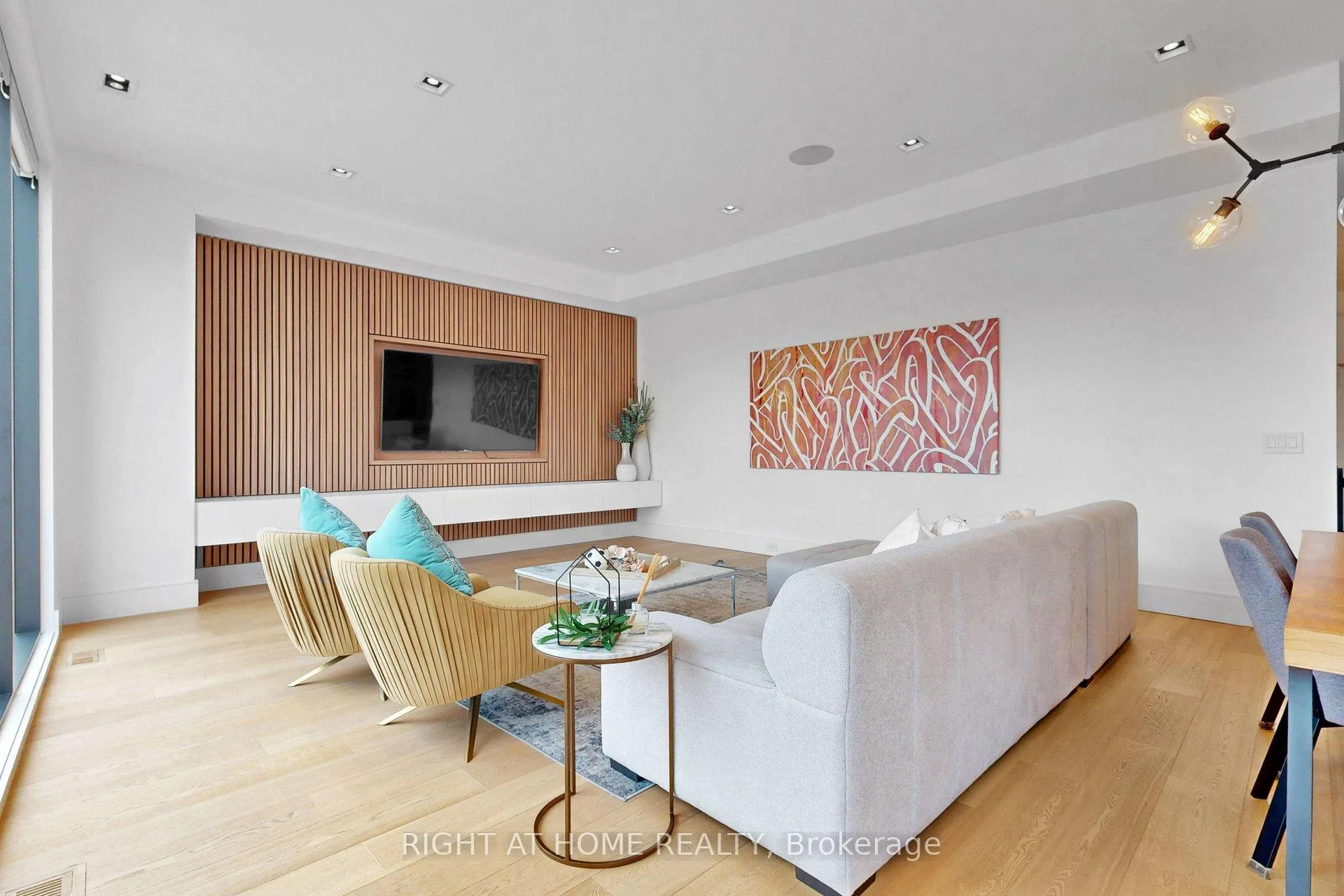 Photo 18 of 2931 Lansdowne Avenue, North York, Yorkdale-Glen Park — HOMEH