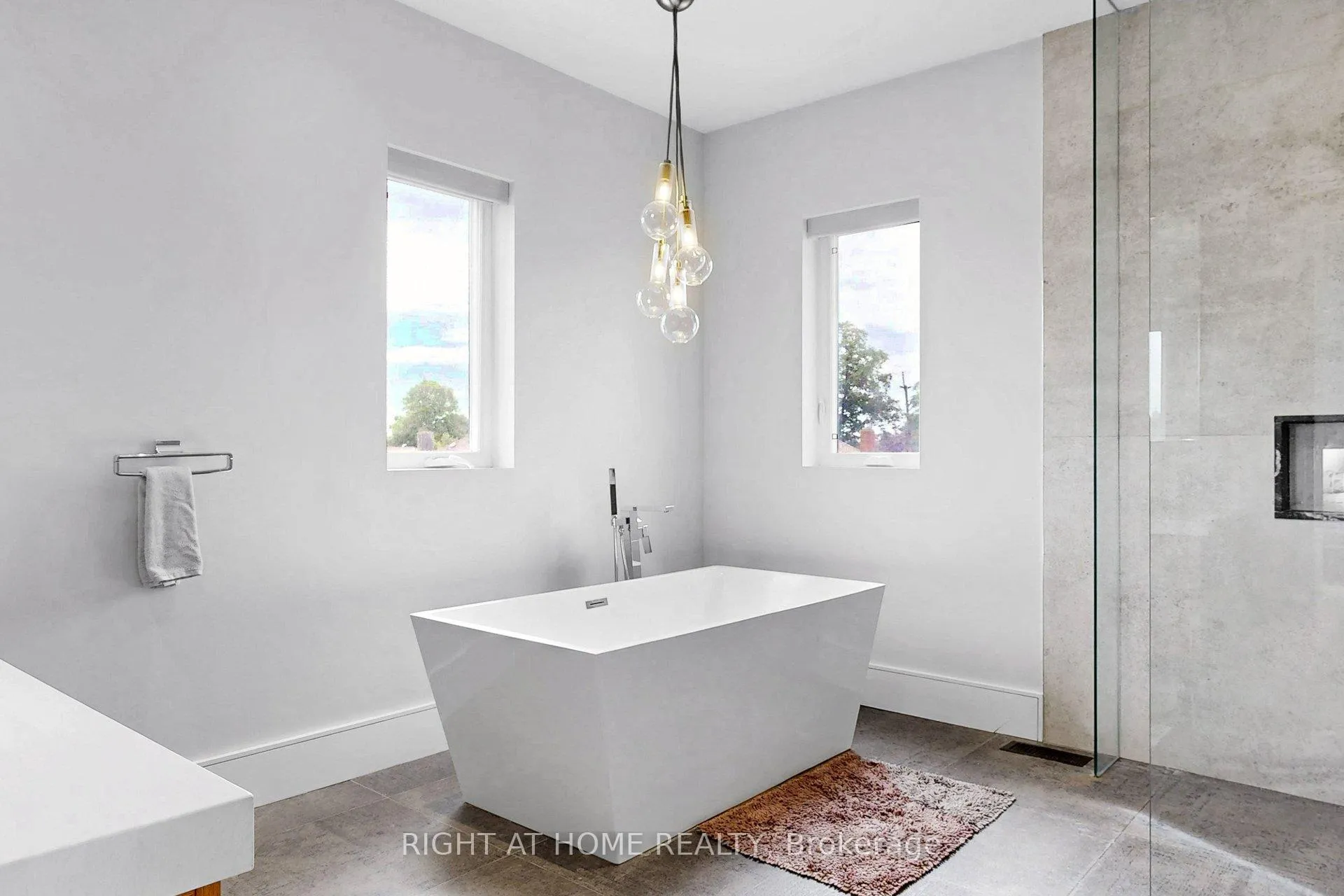 Photo 27 of 2931 Lansdowne Avenue, North York, Yorkdale-Glen Park — HOMEH