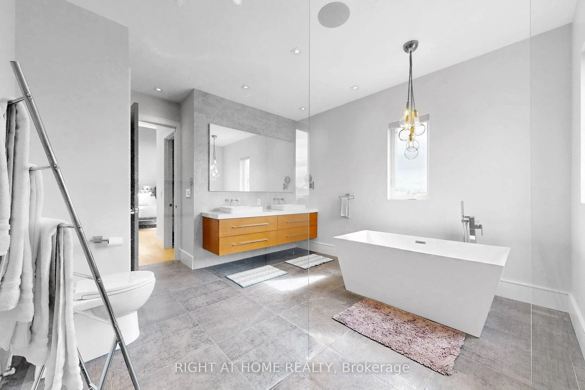 Photo 29 of 2931 Lansdowne Avenue, North York, Yorkdale-Glen Park — HOMEH
