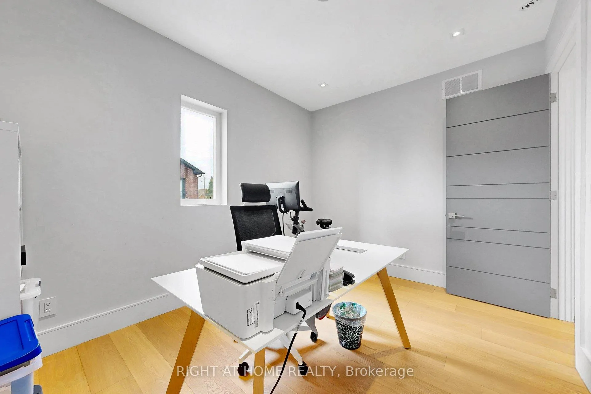Photo 39 of 2931 Lansdowne Avenue, North York, Yorkdale-Glen Park — HOMEH
