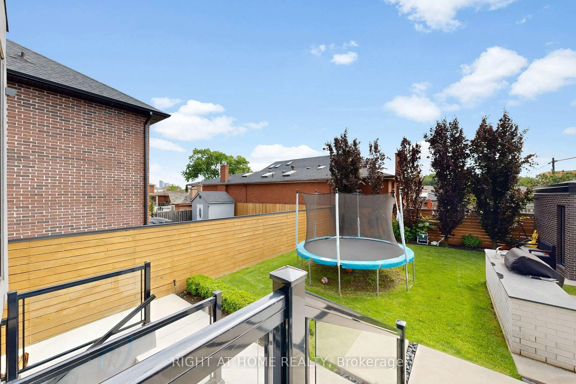 Photo 41 of 2931 Lansdowne Avenue, North York, Yorkdale-Glen Park — HOMEH