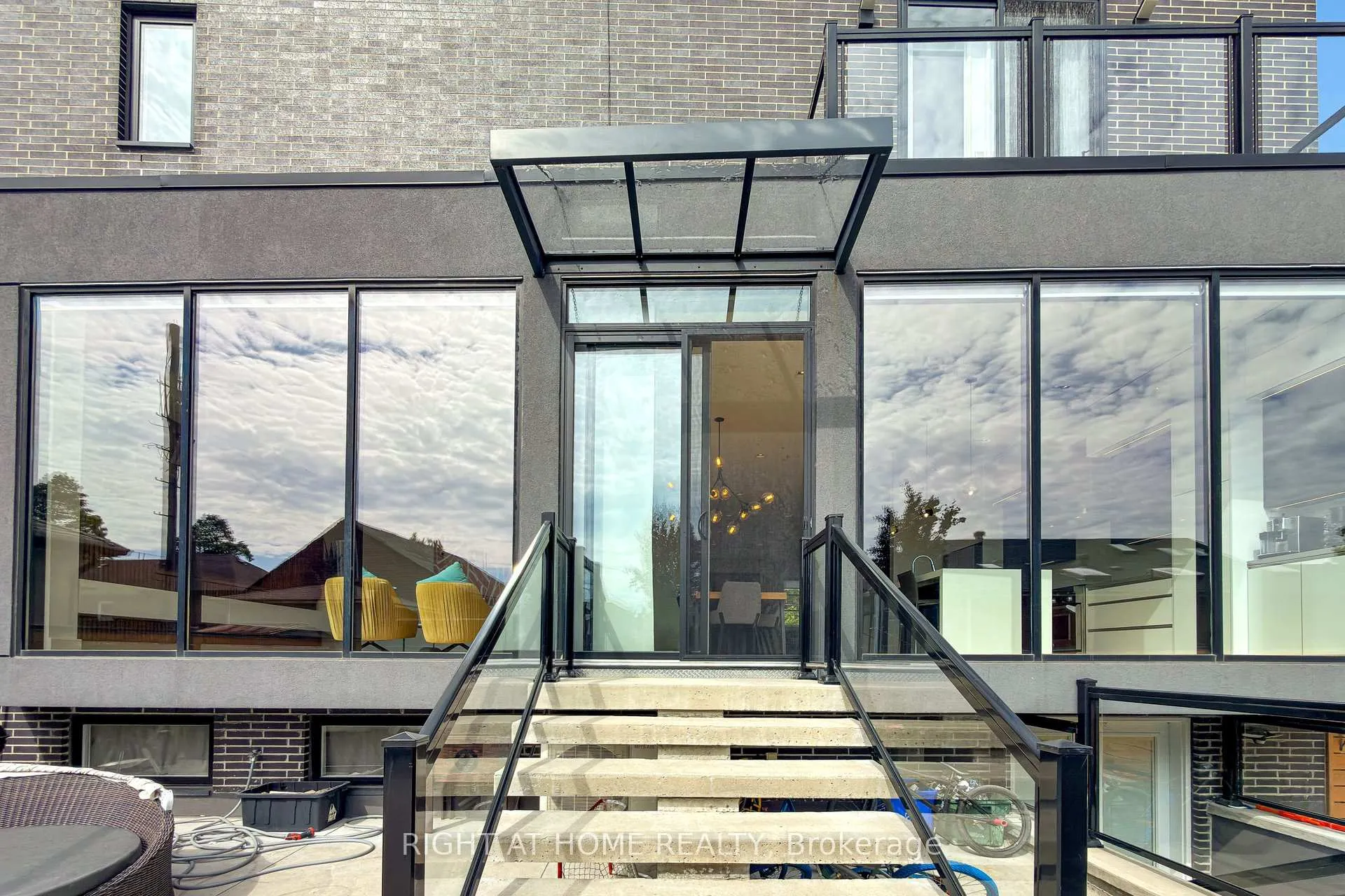 Photo 42 of 2931 Lansdowne Avenue, North York, Yorkdale-Glen Park — HOMEH