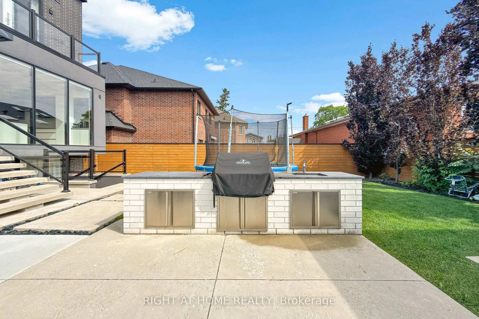 Photo 44 of 2931 Lansdowne Avenue, North York, Yorkdale-Glen Park — HOMEH