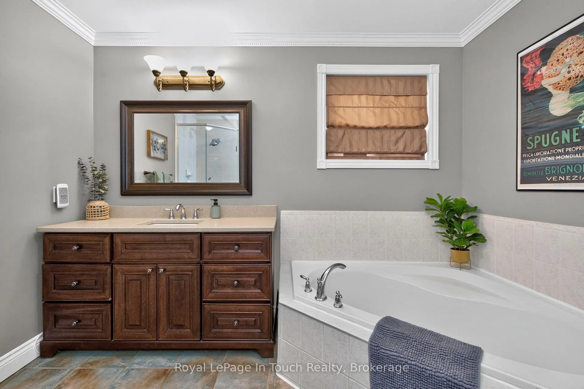 Photo 16 of 101 Crompton Drive, Barrie, Little Lake — HOMEH
