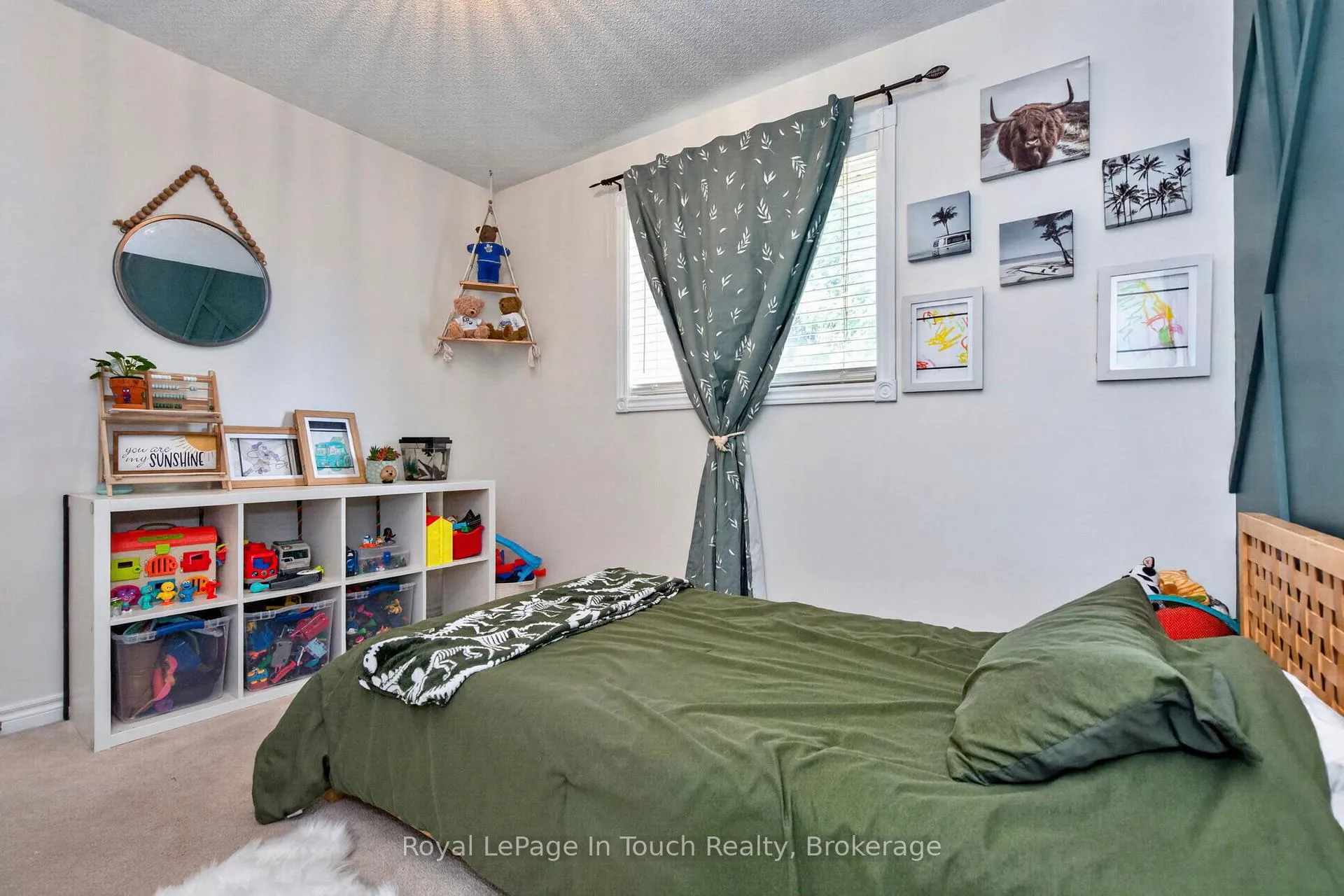 Photo 21 of 101 Crompton Drive, Barrie, Little Lake — HOMEH