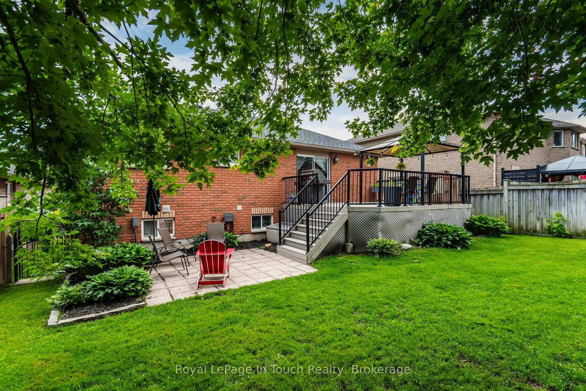 Photo 25 of 101 Crompton Drive, Barrie, Little Lake — HOMEH