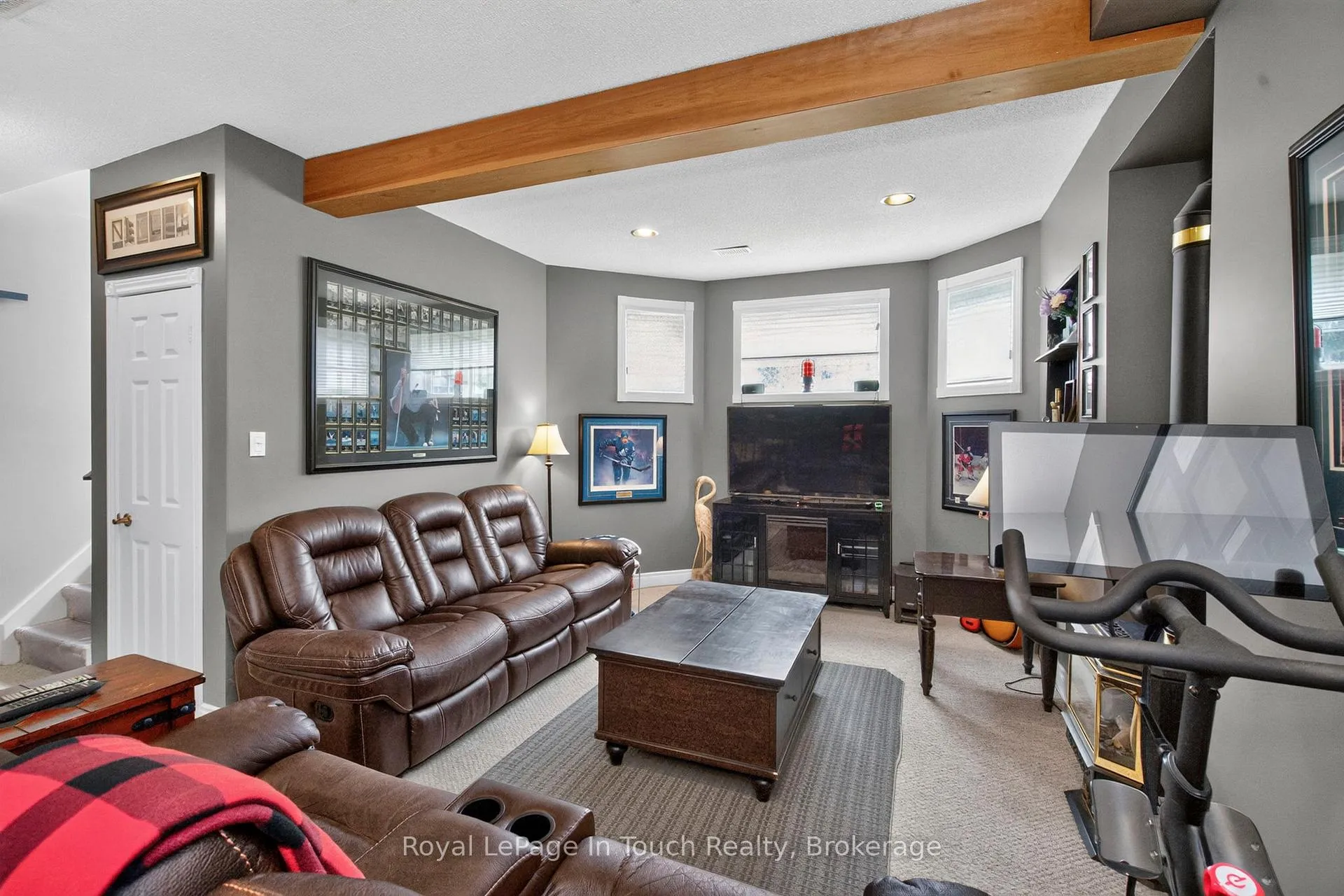 Photo 30 of 101 Crompton Drive, Barrie, Little Lake — HOMEH