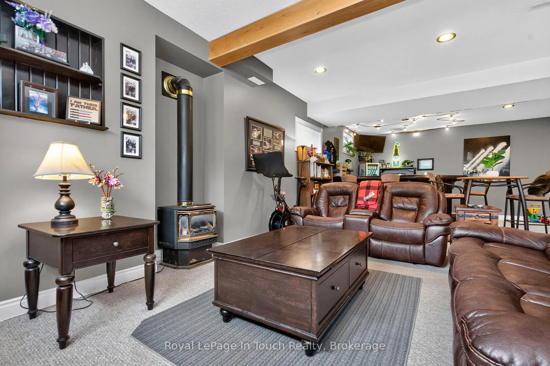 Photo 33 of 101 Crompton Drive, Barrie, Little Lake — HOMEH