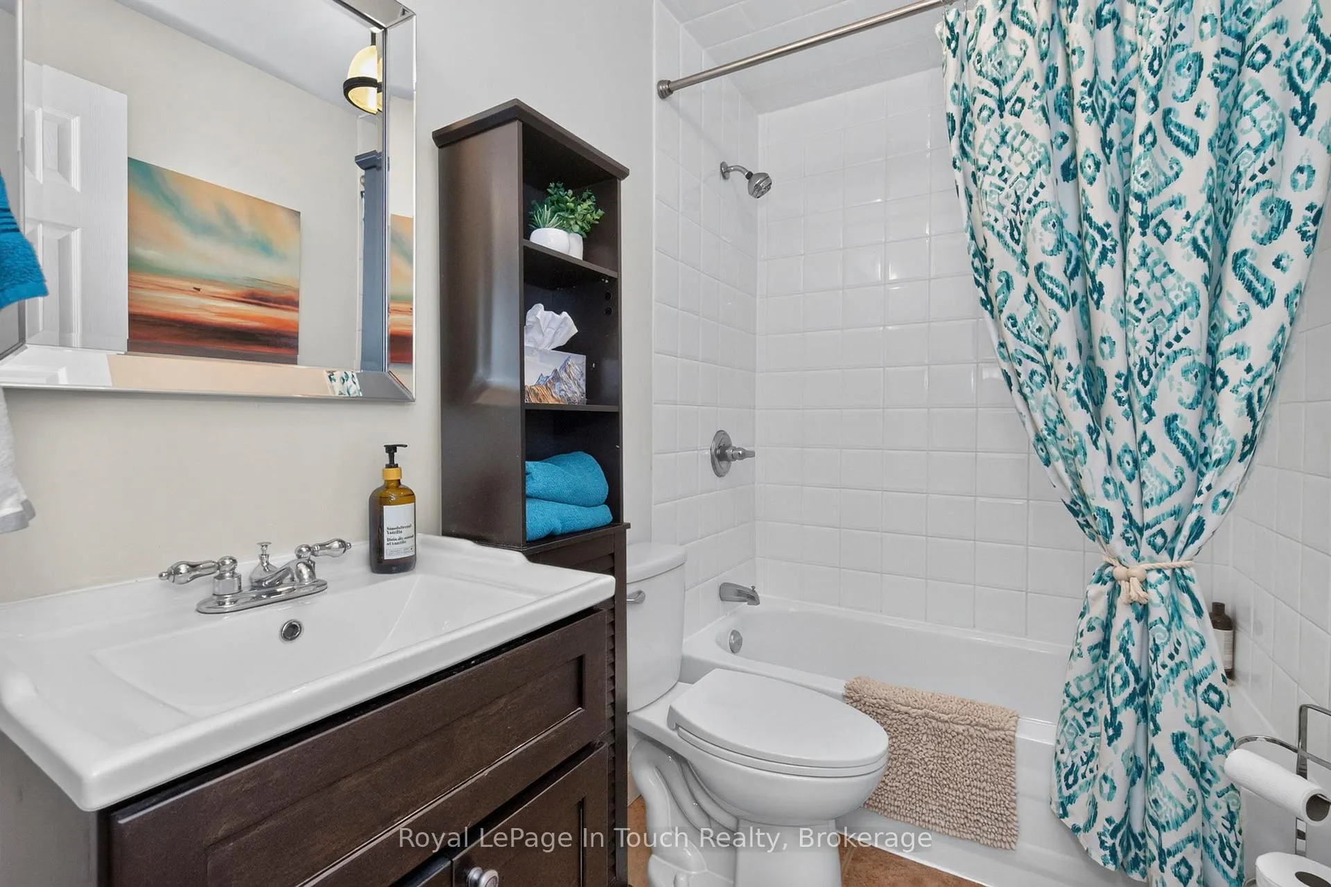 Photo 37 of 101 Crompton Drive, Barrie, Little Lake — HOMEH
