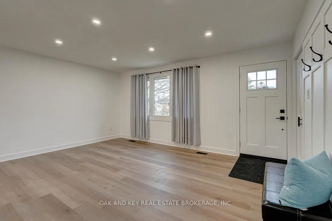 Photo 5 of 13 Dunwich Drive, St. Thomas — HOMEH