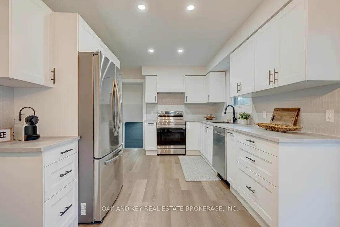Photo 9 of 13 Dunwich Drive, St. Thomas — HOMEH