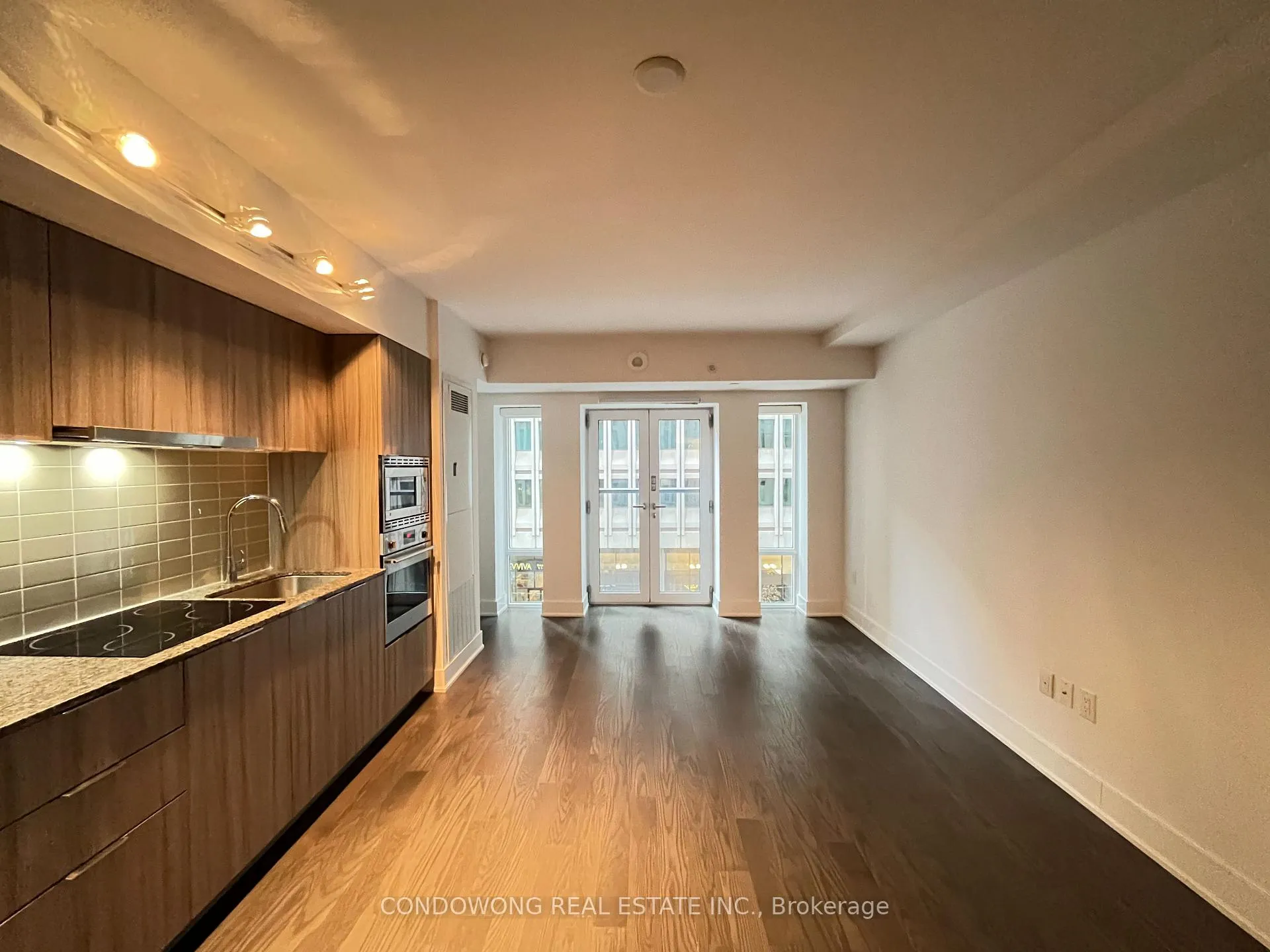Front of Unit 418, 955 Bay Street