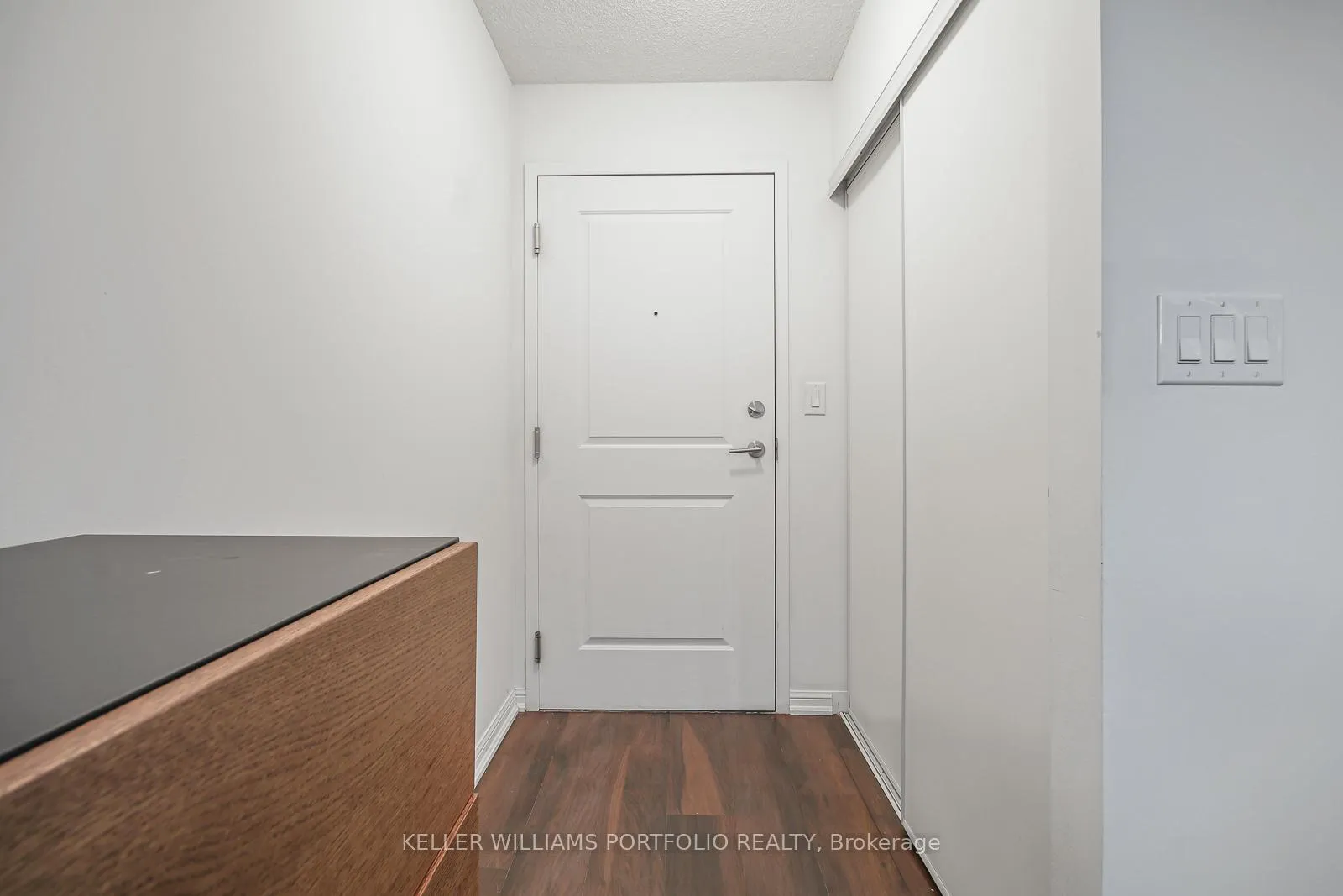 Photo 5 of Unit 1120, 35 Bastion Street, Toronto, Waterfront Communities — HOMEH
