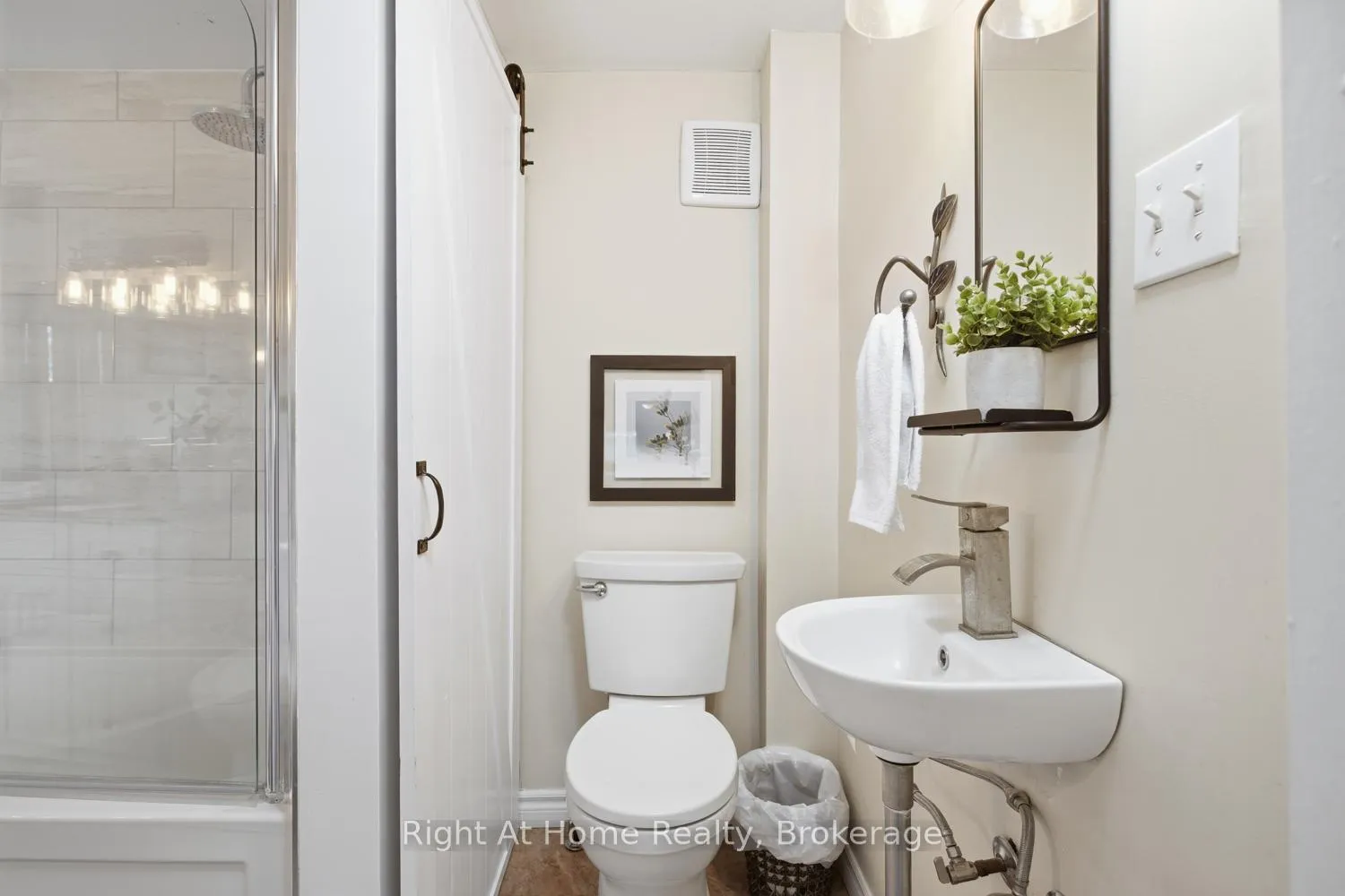 Photo 23 of 239 Aldred Drive, Scugog, Rural Scugog — HOMEH