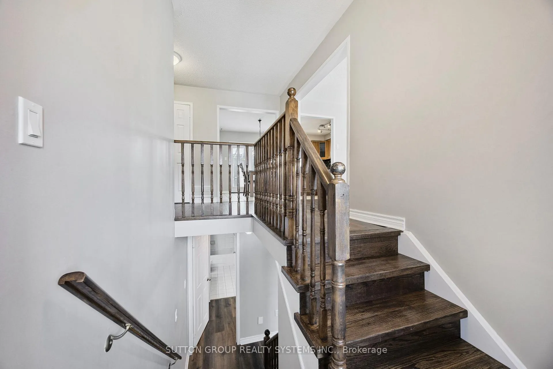Photo 5 of 75 Coleman Drive, Barrie, Edgehill Drive — HOMEH