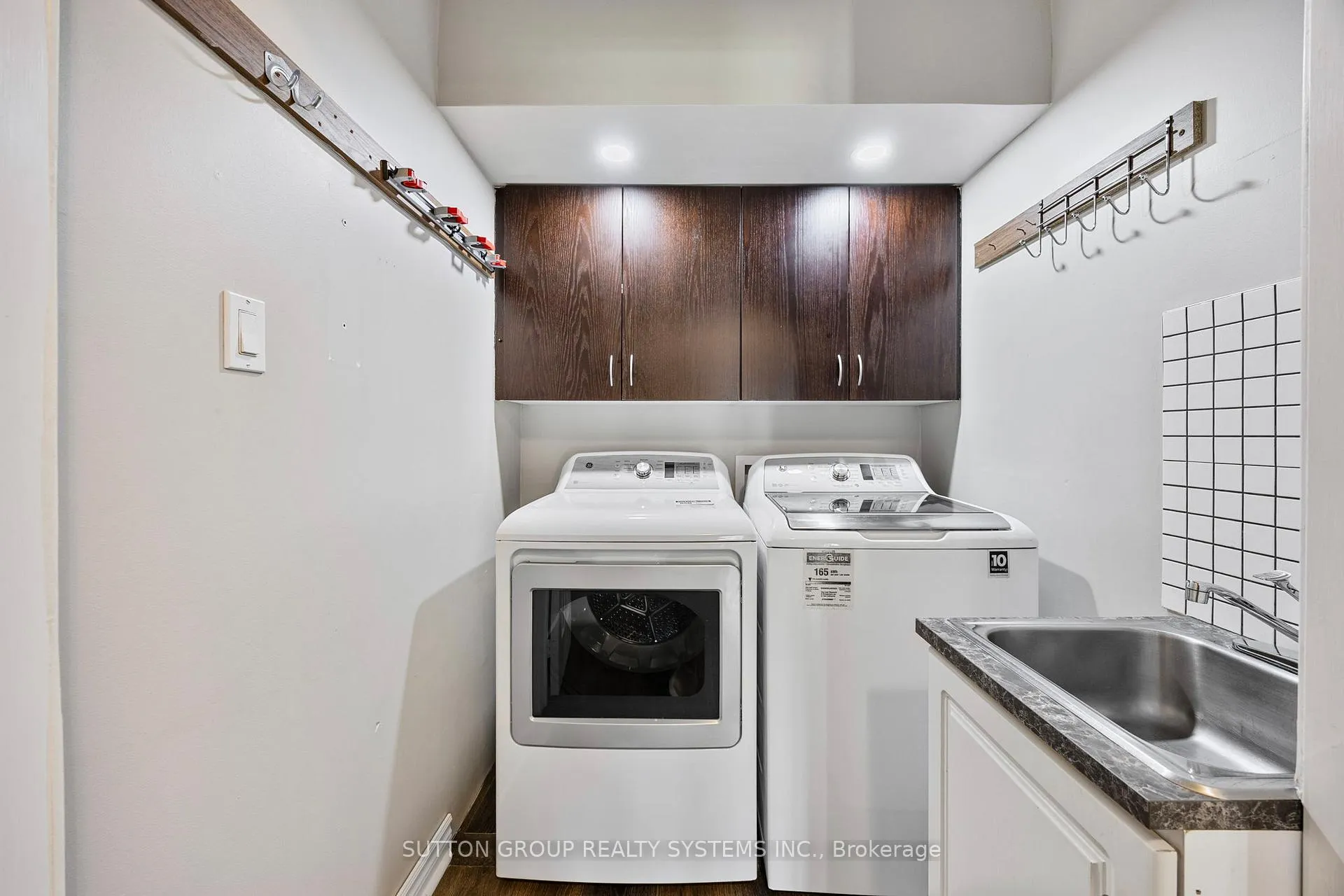 Photo 17 of 75 Coleman Drive, Barrie, Edgehill Drive — HOMEH