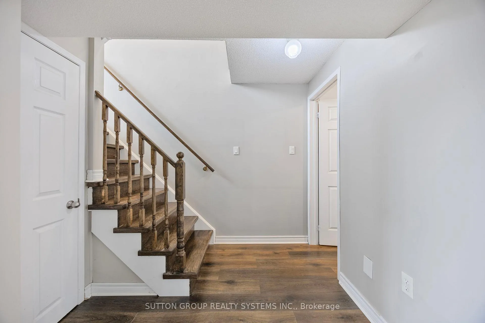 Photo 23 of 75 Coleman Drive, Barrie, Edgehill Drive — HOMEH