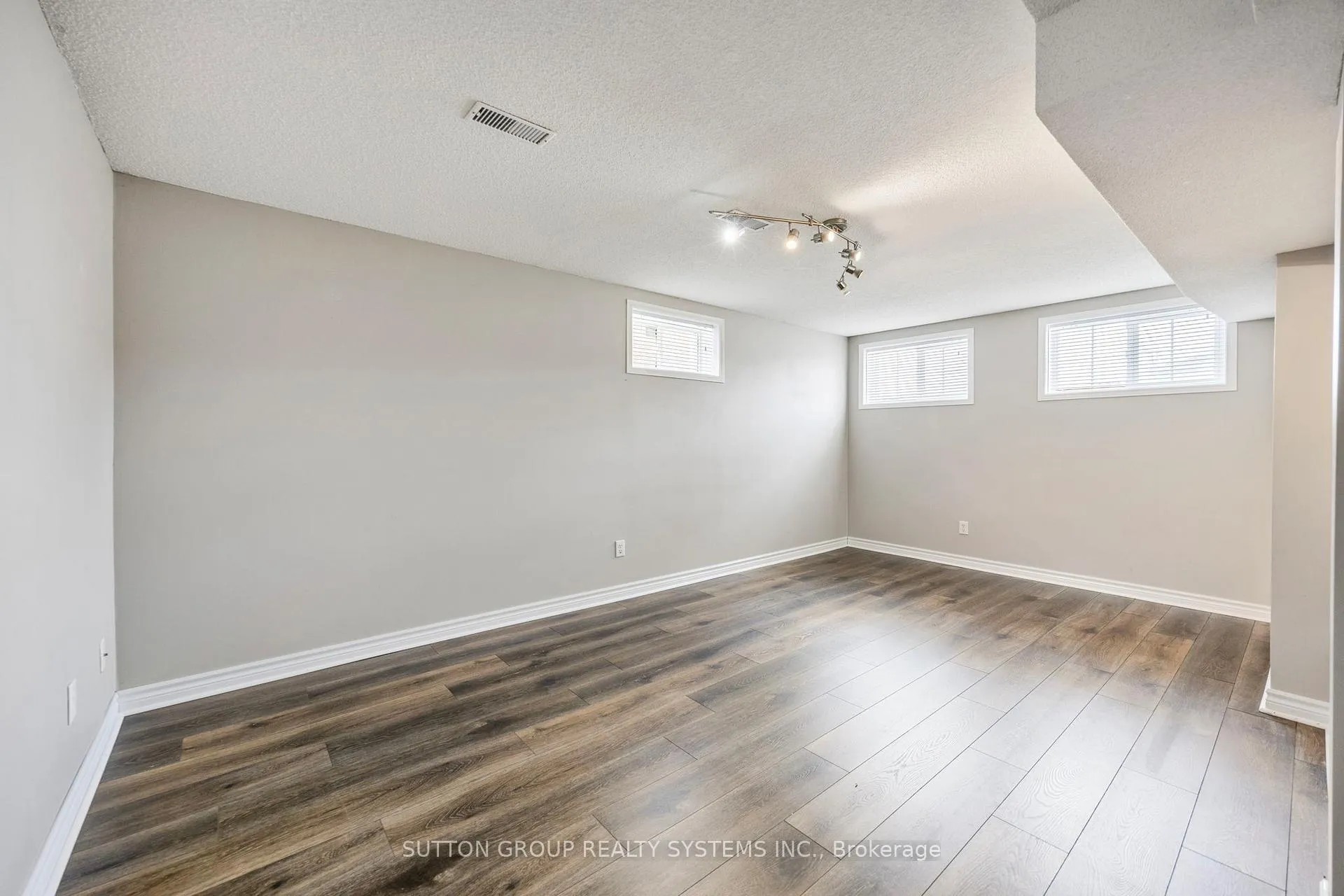 Photo 25 of 75 Coleman Drive, Barrie, Edgehill Drive — HOMEH