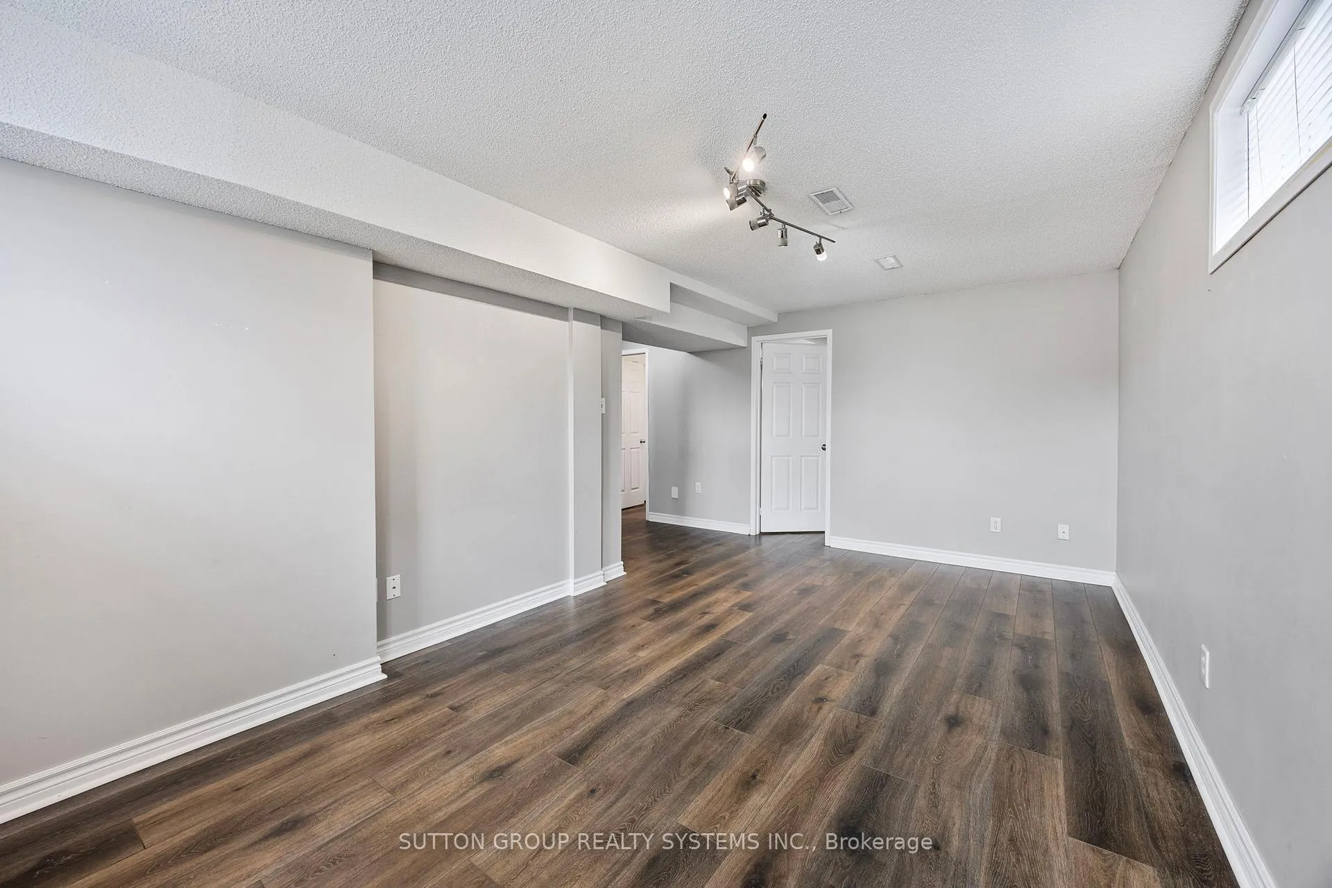 Photo 27 of 75 Coleman Drive, Barrie, Edgehill Drive — HOMEH