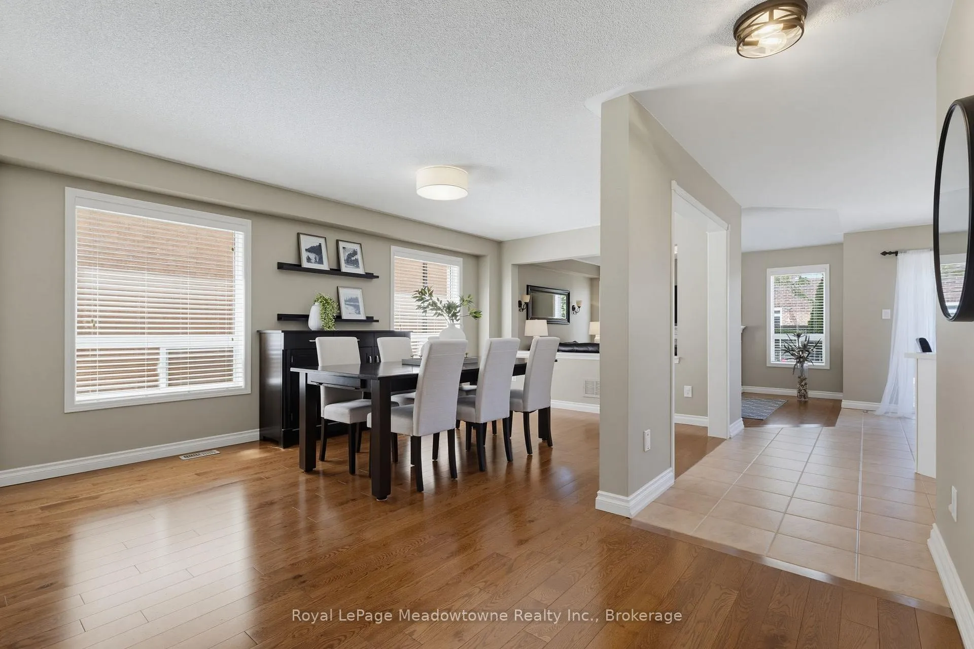 Photo 8 of 33 Milfoil Street, Halton Hills, Georgetown — HOMEH