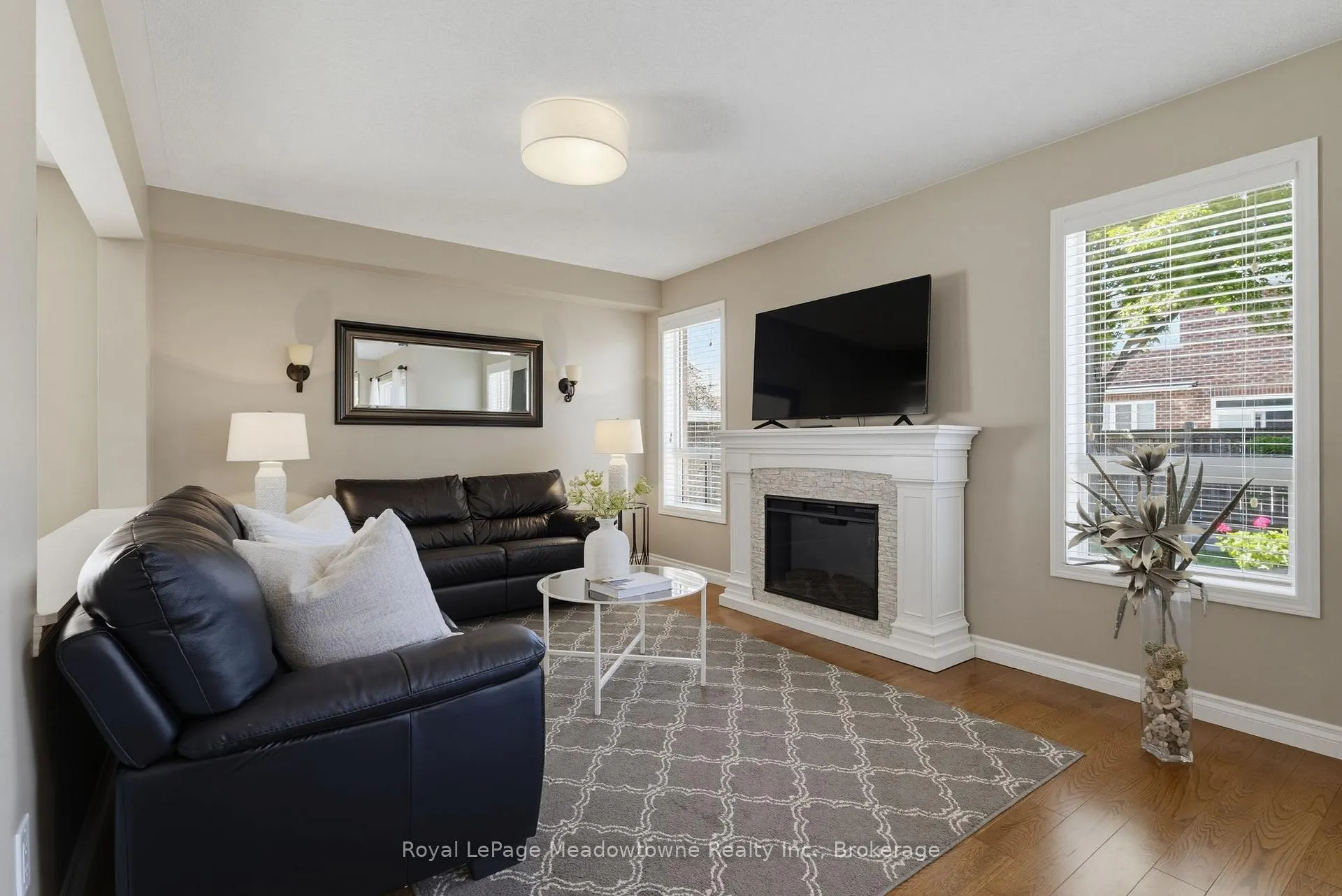 Photo 17 of 33 Milfoil Street, Halton Hills, Georgetown — HOMEH