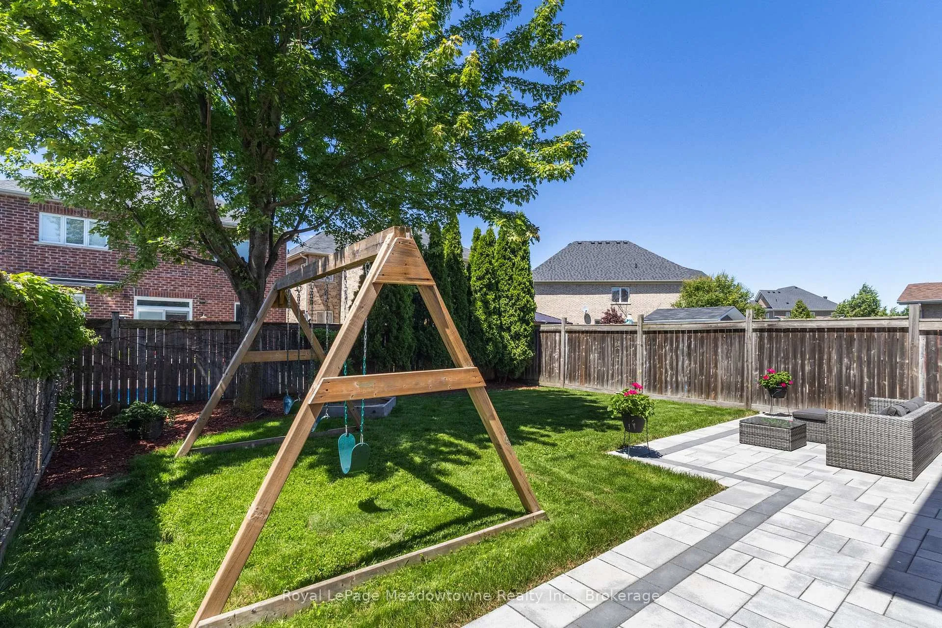 Photo 34 of 33 Milfoil Street, Halton Hills, Georgetown — HOMEH