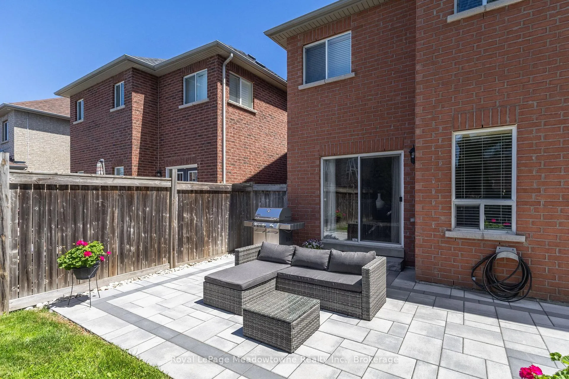 Photo 37 of 33 Milfoil Street, Halton Hills, Georgetown — HOMEH