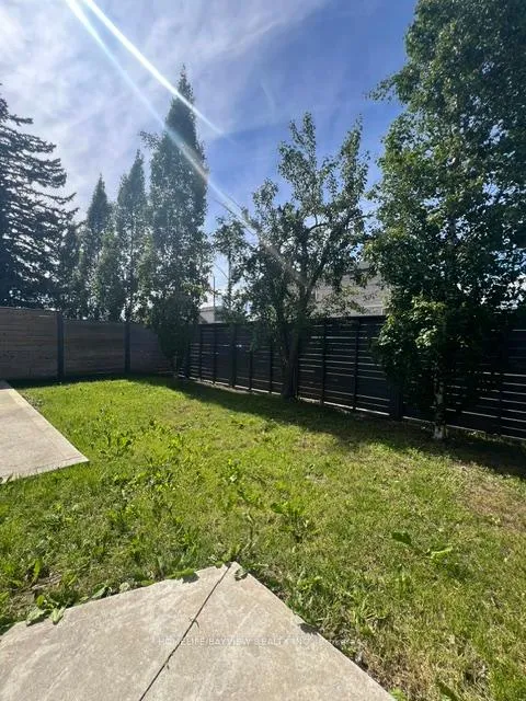 Photo 4 of Unit Unit 3, 311 Linsmore Crescent, Toronto, East York — HOMEH