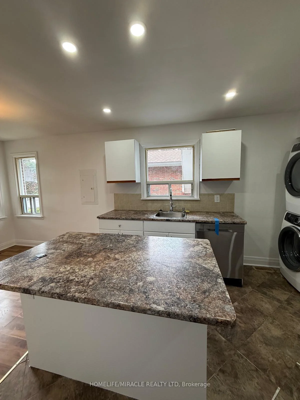 Photo 10 of 88 Crestview Avenue, Belleville, Belleville Ward — HOMEH