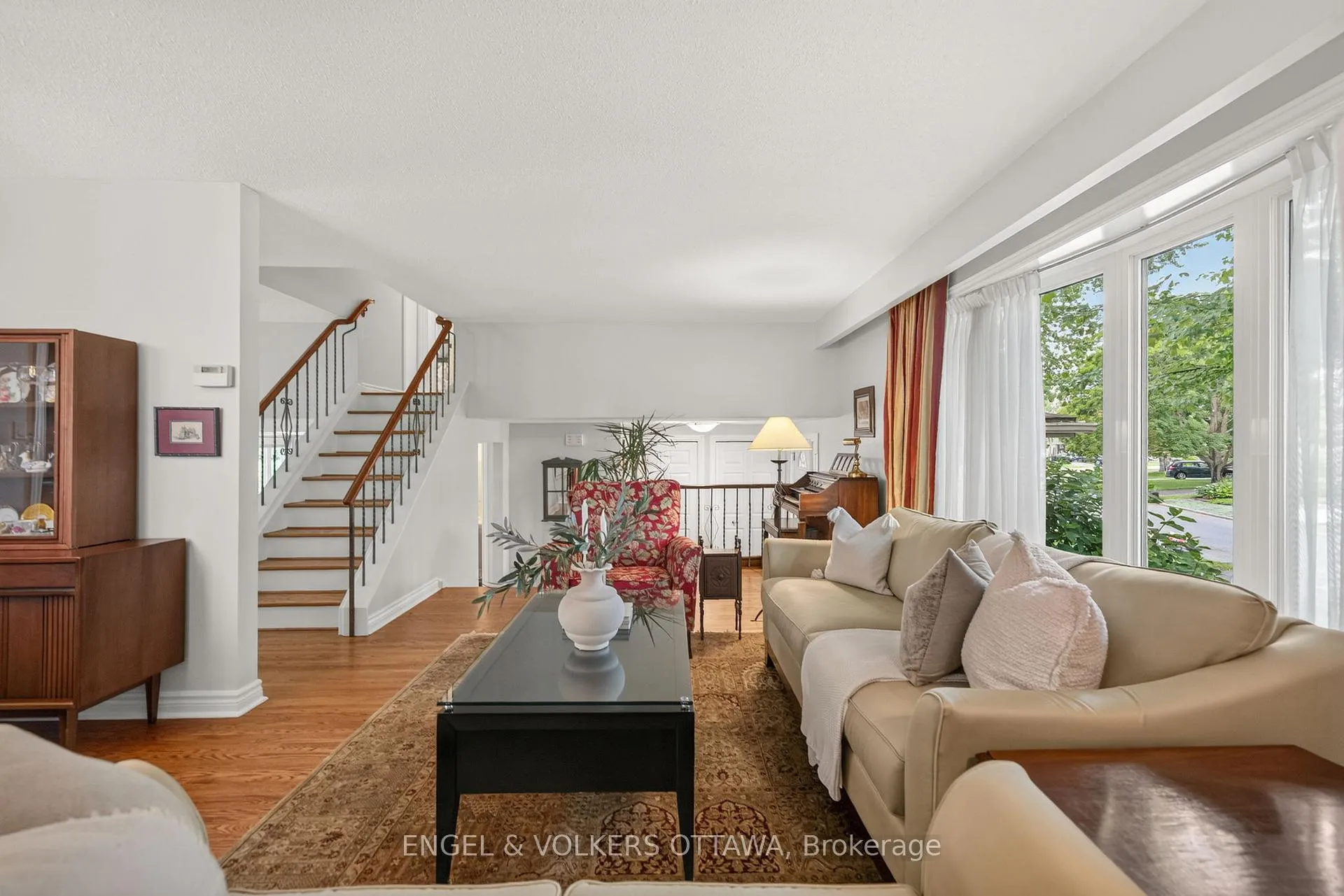 Photo 8 of 19 Woodhill Crescent, Ottawa, Blackburn Hamlet — HOMEH