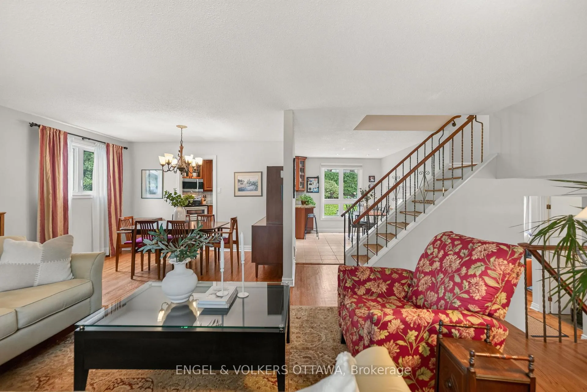 Photo 9 of 19 Woodhill Crescent, Ottawa, Blackburn Hamlet — HOMEH